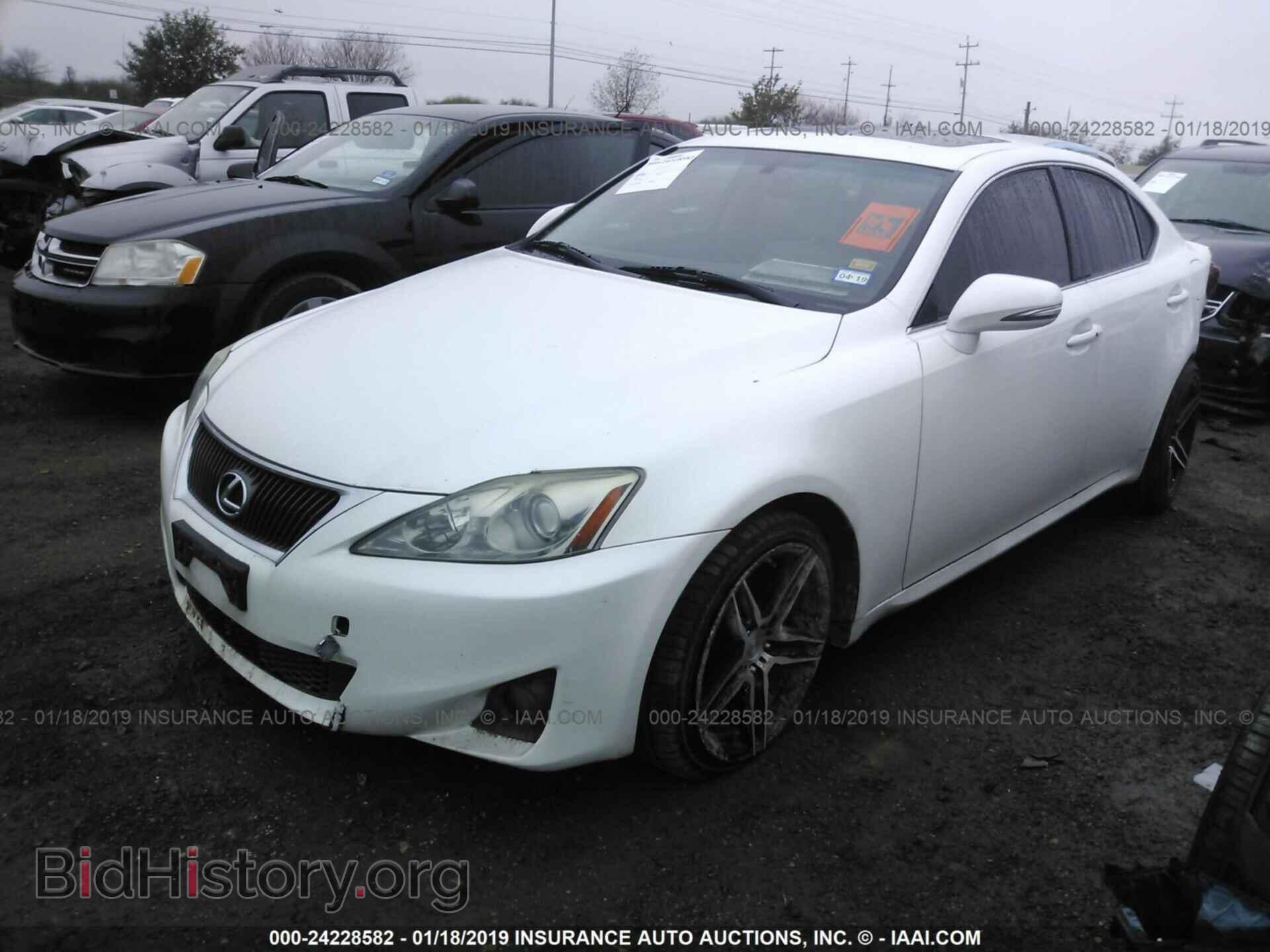 2011 LEXUS IS - VIN: JTHBF5C23B2101640 - Фото 2