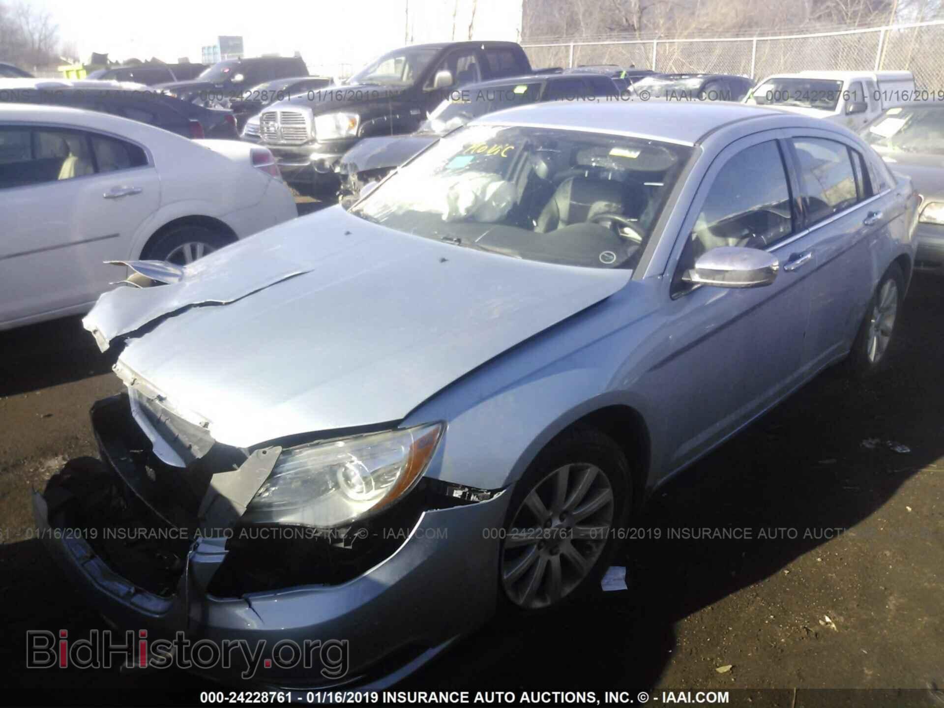 2013 CHRYSLER 200 - VIN: 1C3CCBCG9DN515942 - Фото 2