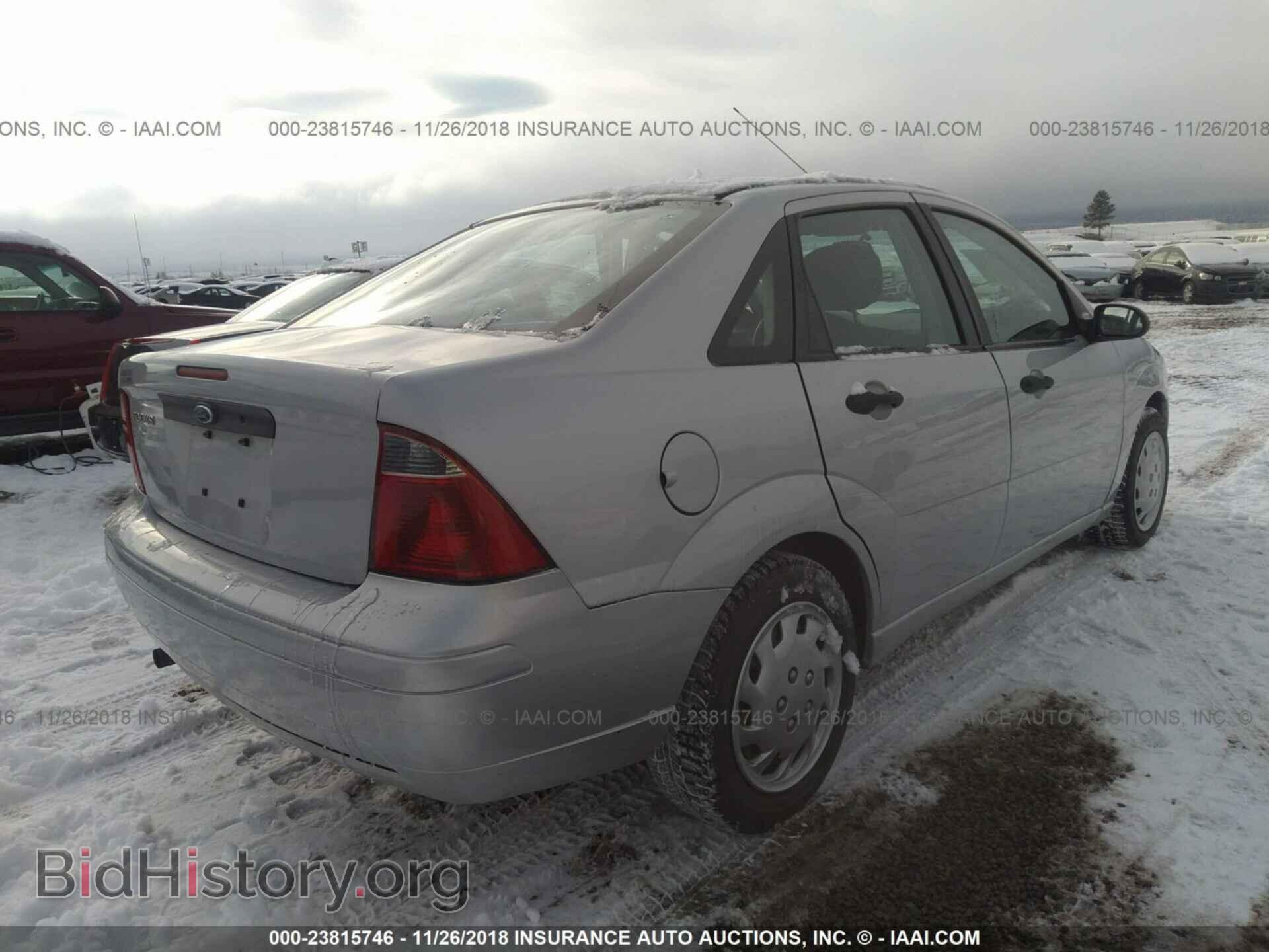 2007 FORD FOCUS - VIN: 1FAFP34N87W205320 - Photo 4