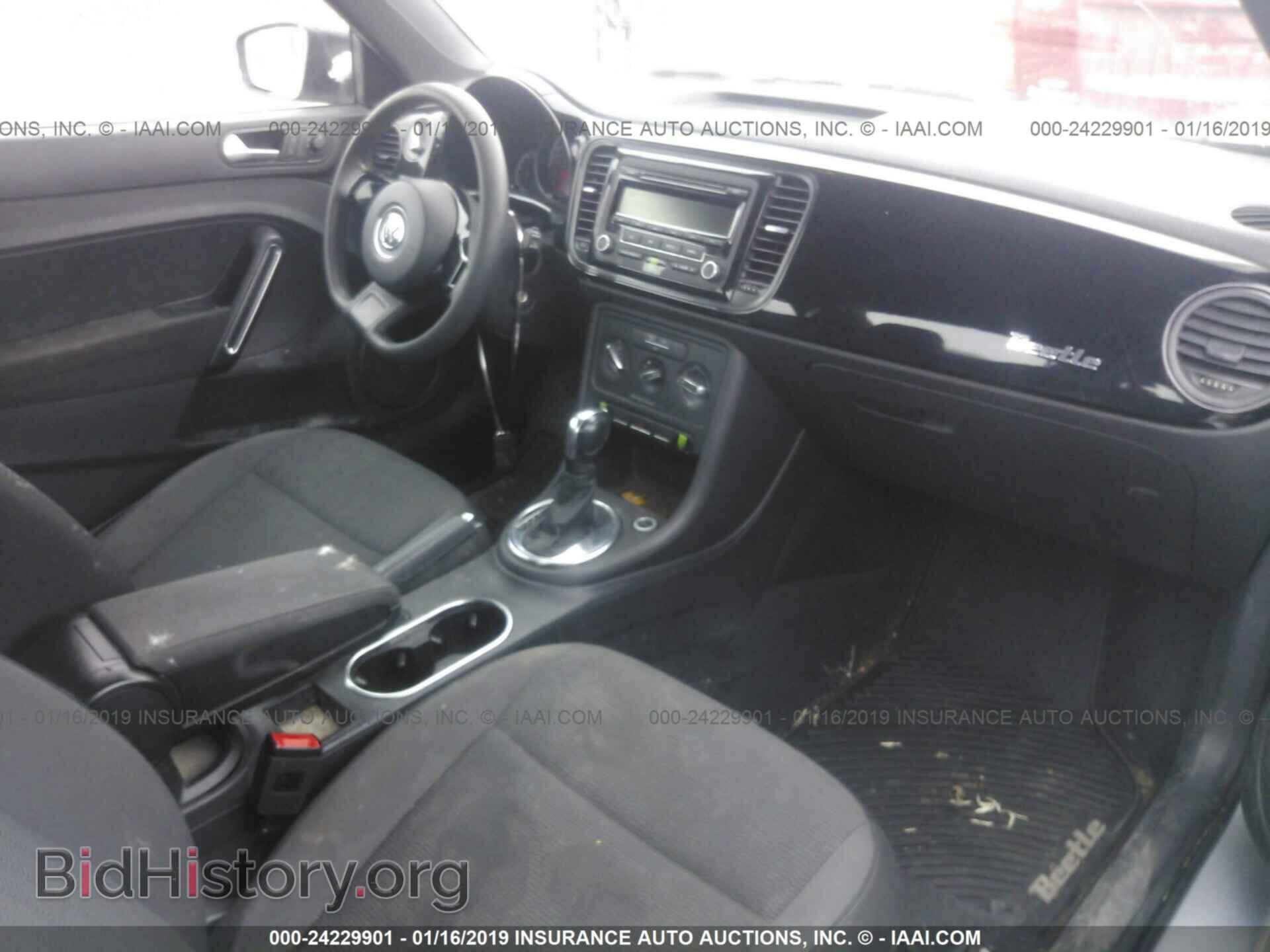 2013 VOLKSWAGEN BEETLE - VIN: 3VWFP7AT4DM654264 - Фото 5