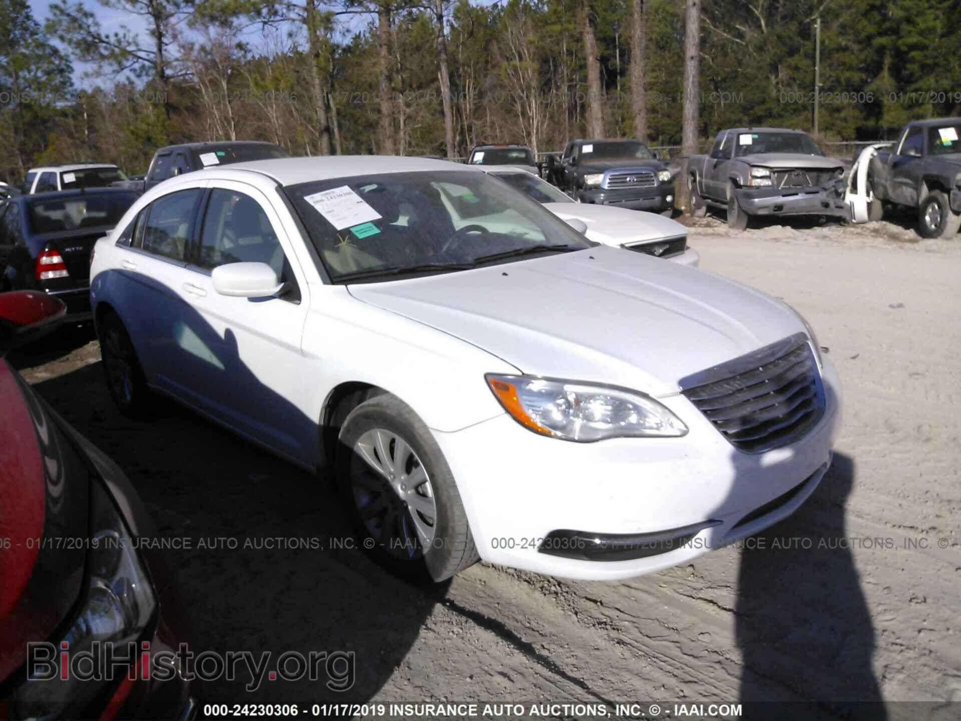 Photo 1C3BC1FBXBN549780 - CHRYSLER 200 2011