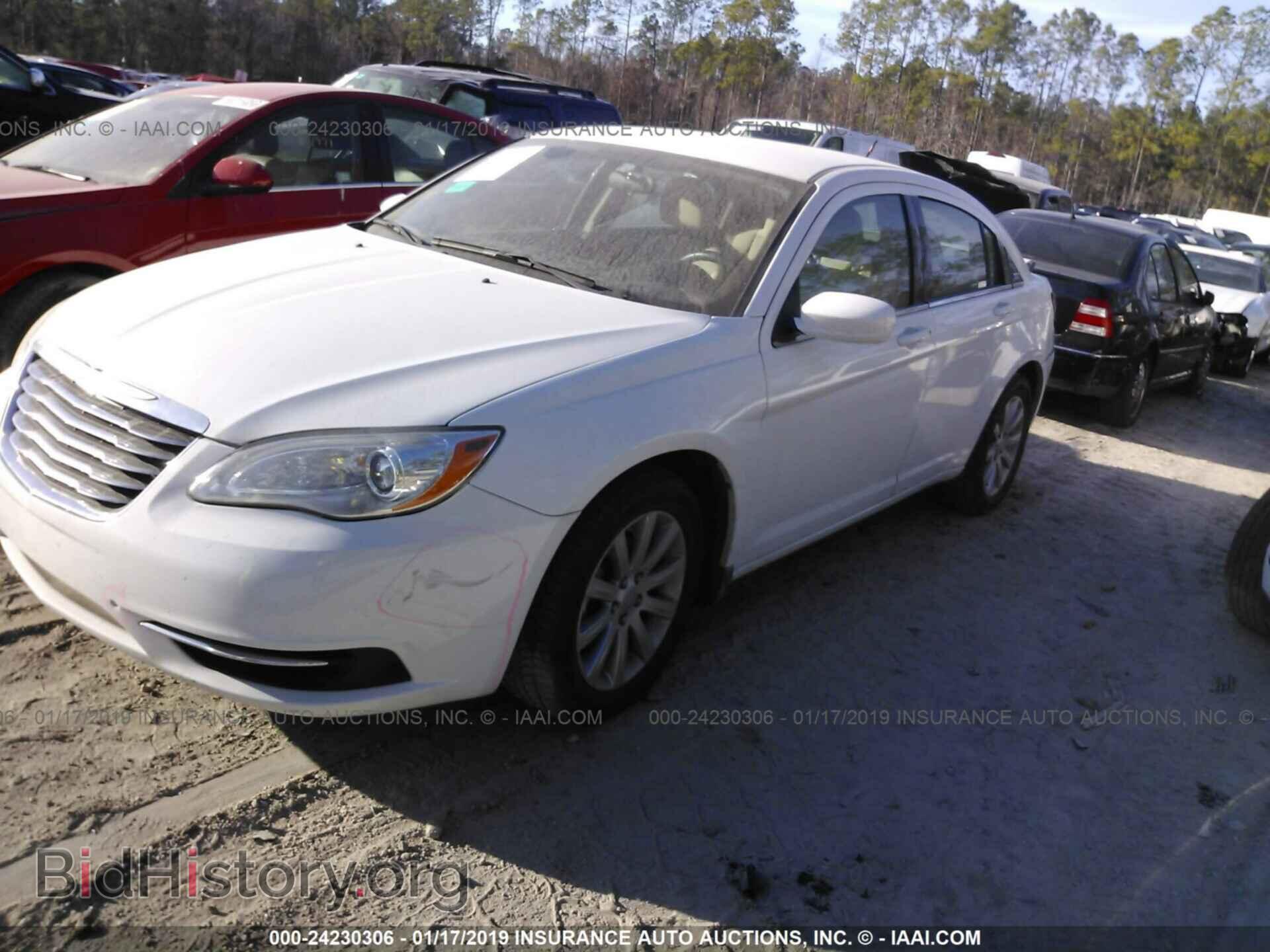2011 CHRYSLER 200 - VIN: 1C3BC1FBXBN549780 - Photo 2