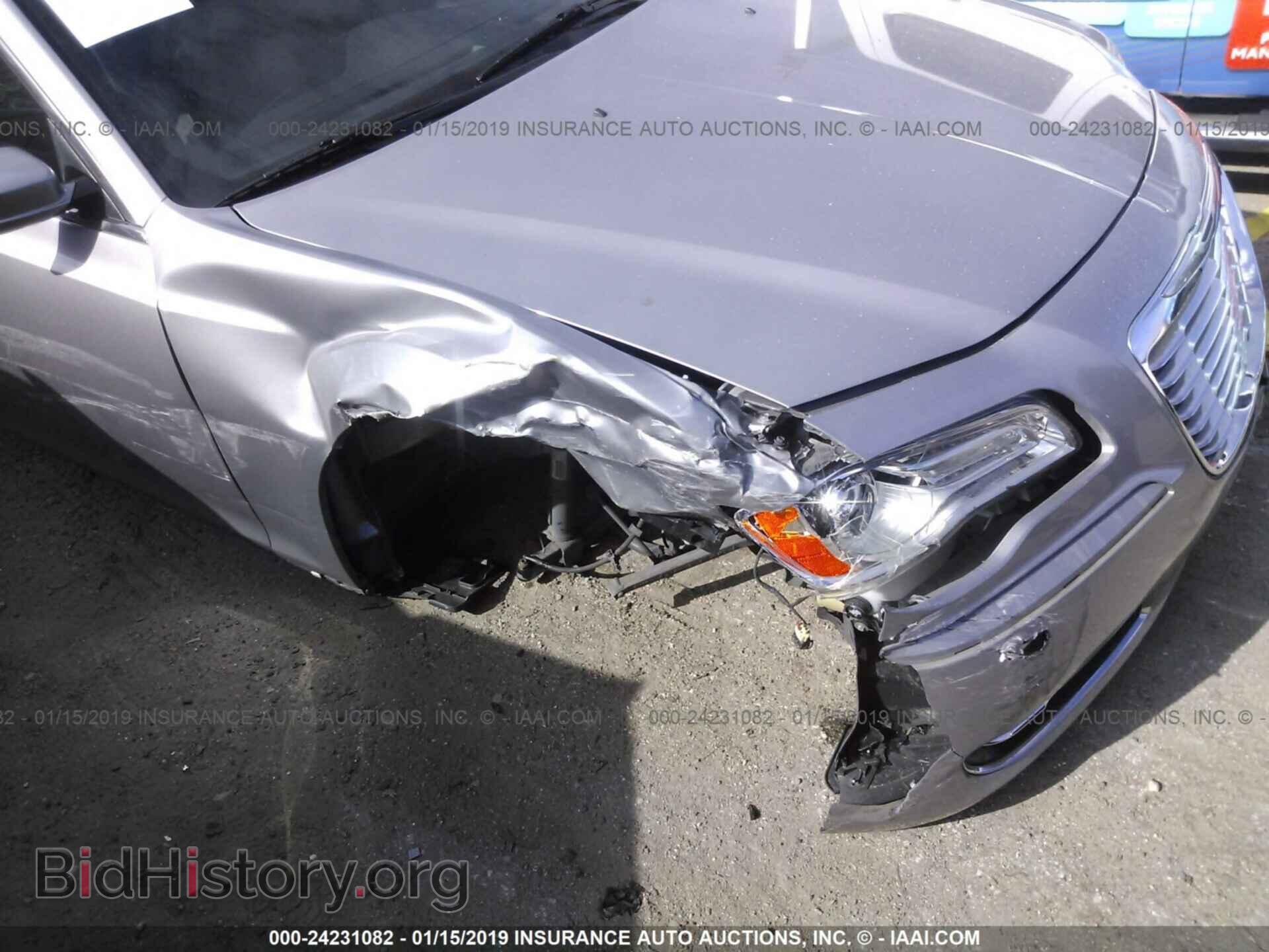 2014 CHRYSLER 300 - VIN: 2C3CCAAG3EH263161 - Фото 6