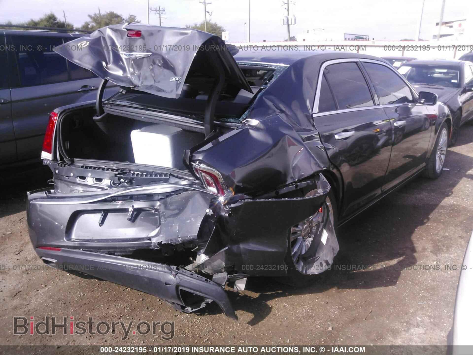 2017 CHRYSLER 300C - VIN: 2C3CCAPT4HH663884 - Фото 4