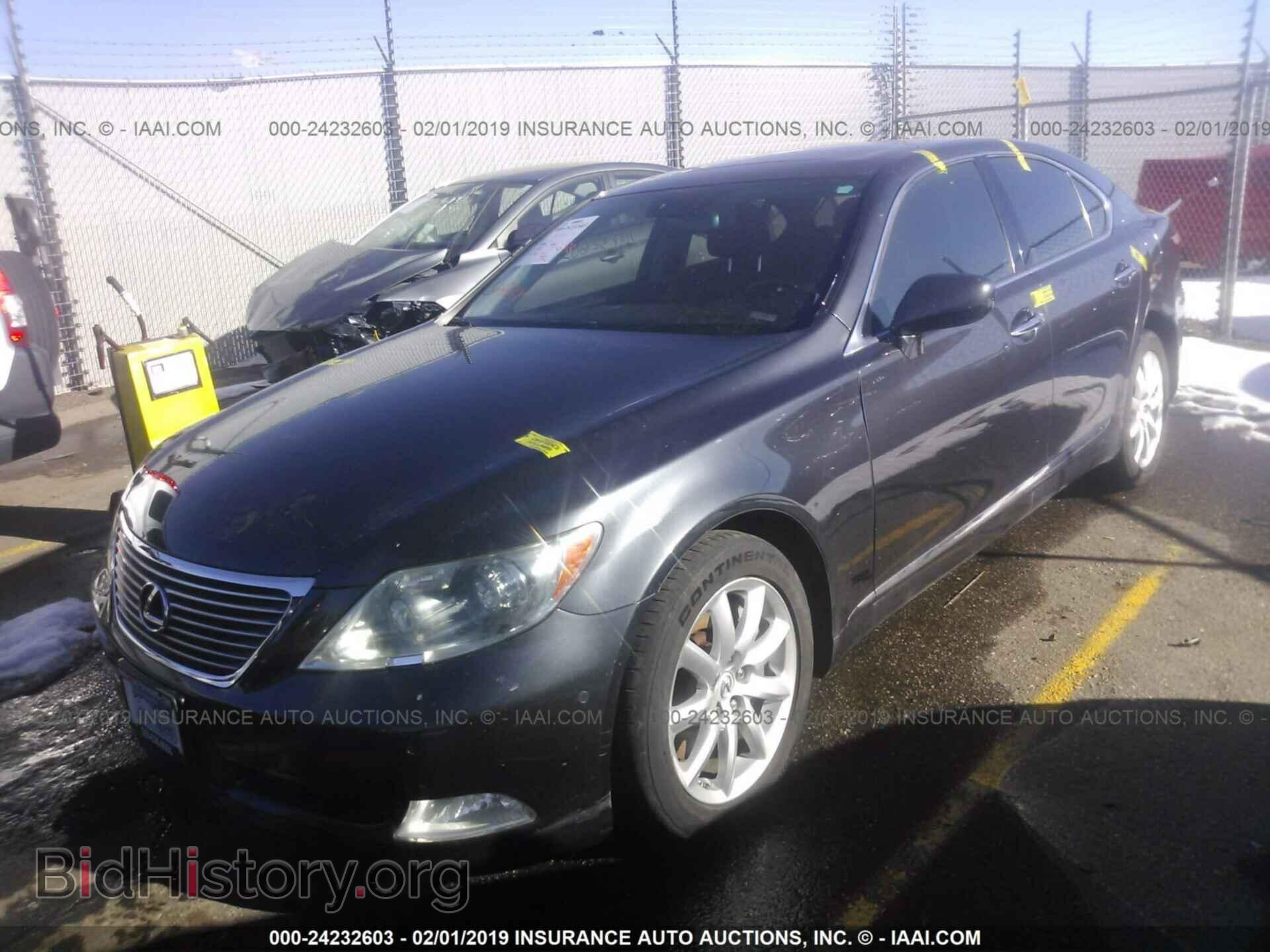 2009 LEXUS LS - VIN: JTHCL46F995004408 - Фото 2