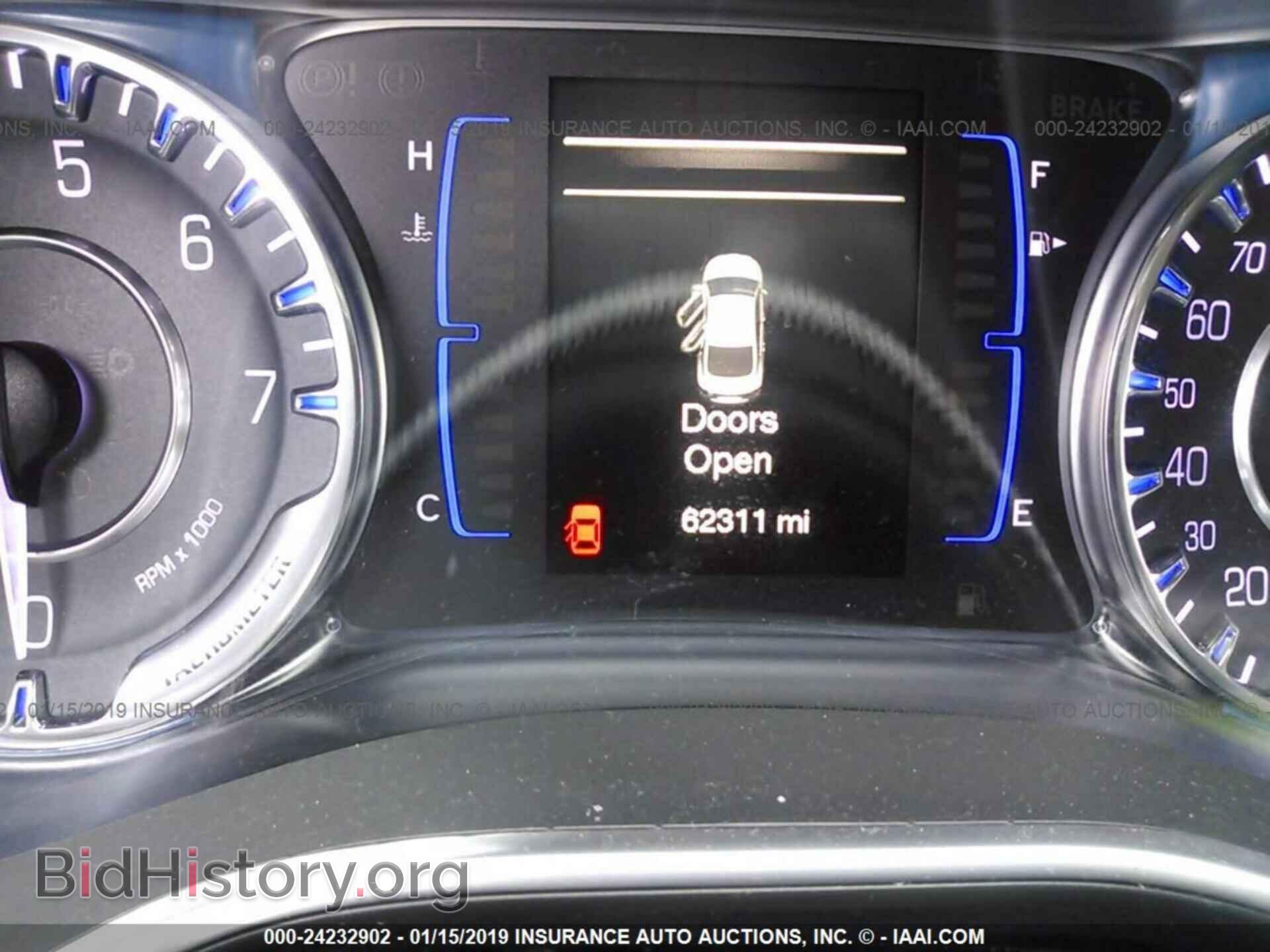 2016 CHRYSLER 200 - VIN: 1C3CCCABXGN120606 - Photo 7