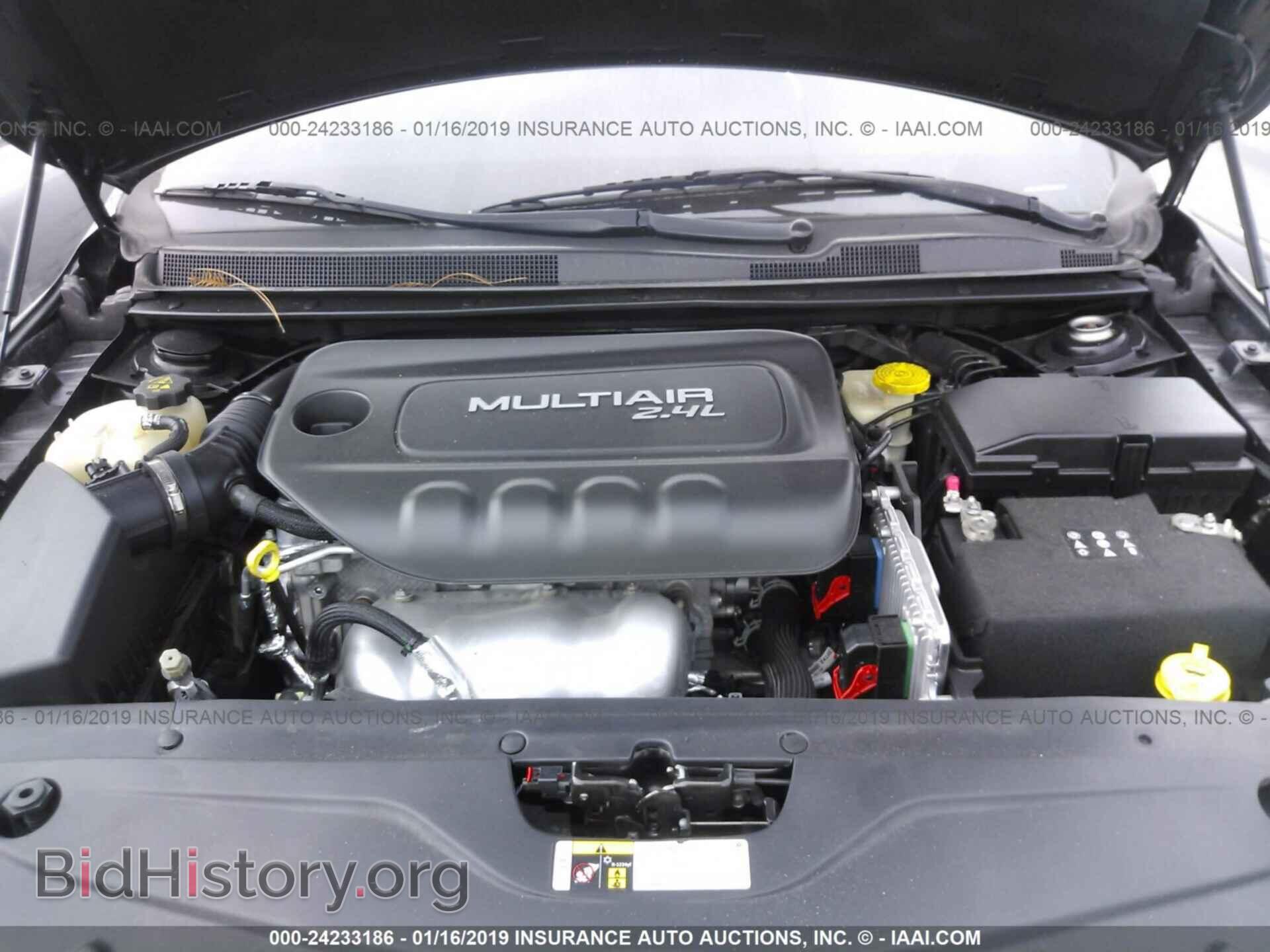 2016 CHRYSLER 200 - VIN: 1C3CCCAB7GN172713 - Фото 10