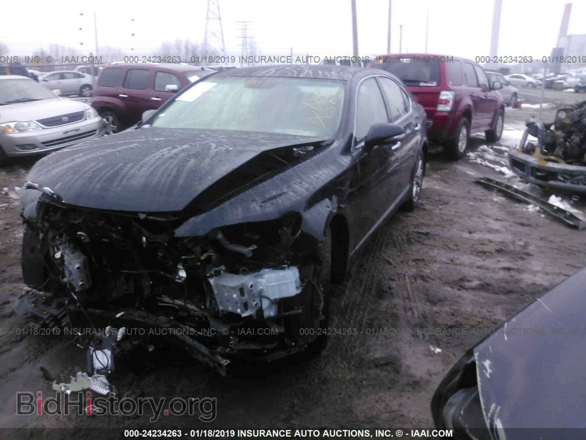 2011 LEXUS LS - VIN: JTHCL5EF6B5010017 - Фото 2