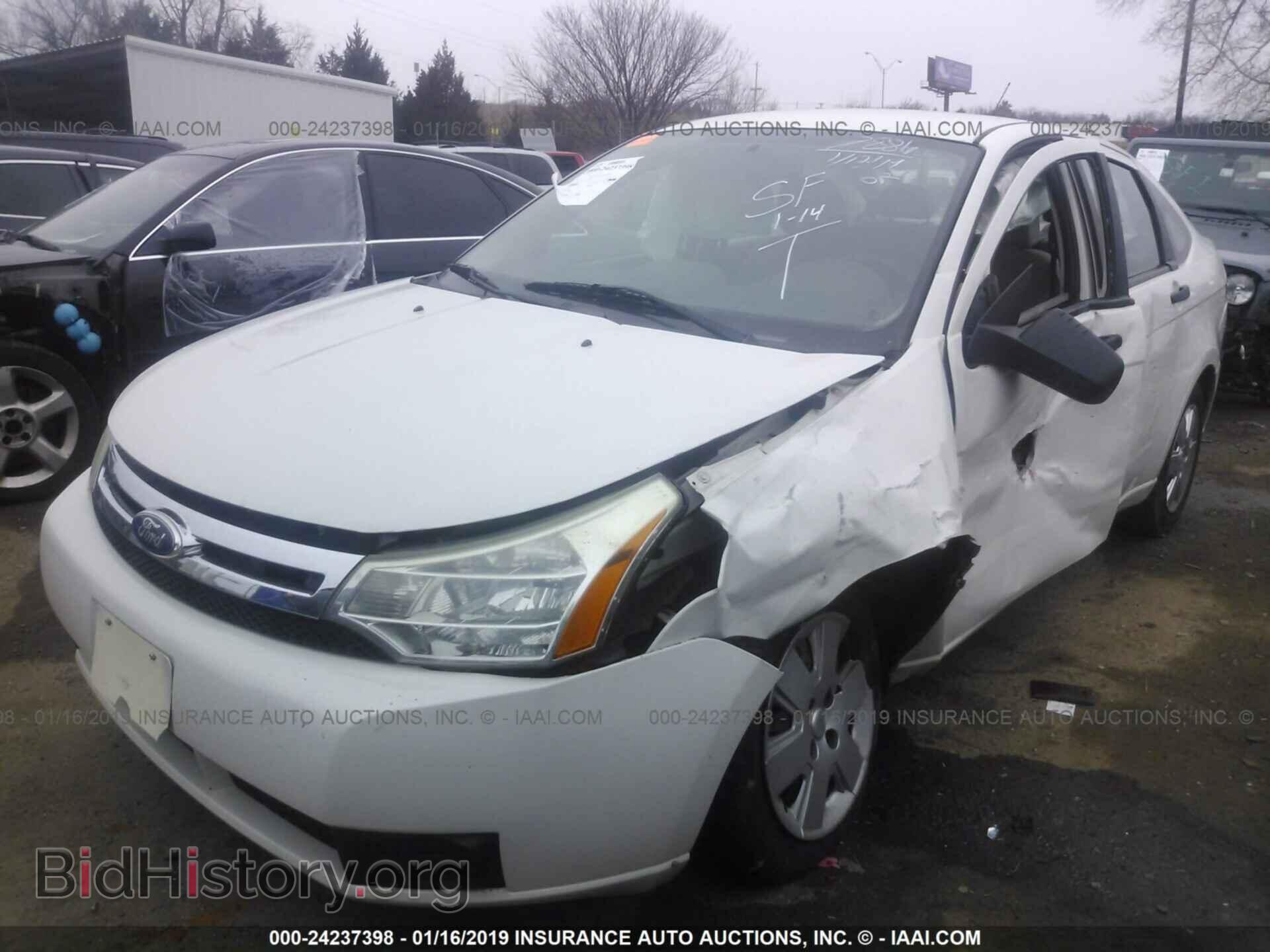 2011 FORD FOCUS - VIN: 1FAHP3EN8BW147886 - Фото 2