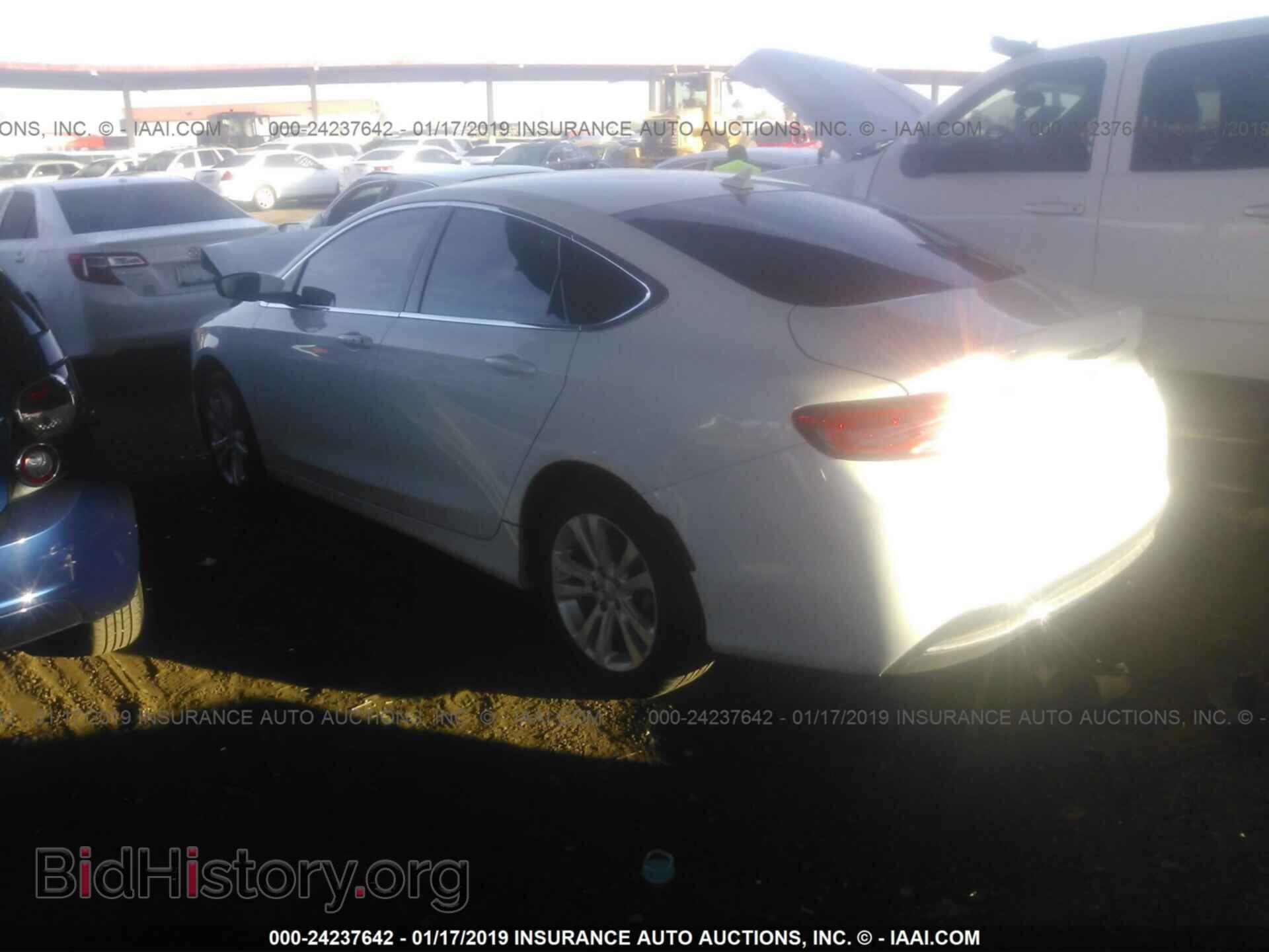2016 CHRYSLER 200 - VIN: 1C3CCCAB8GN188709 - Фото 3