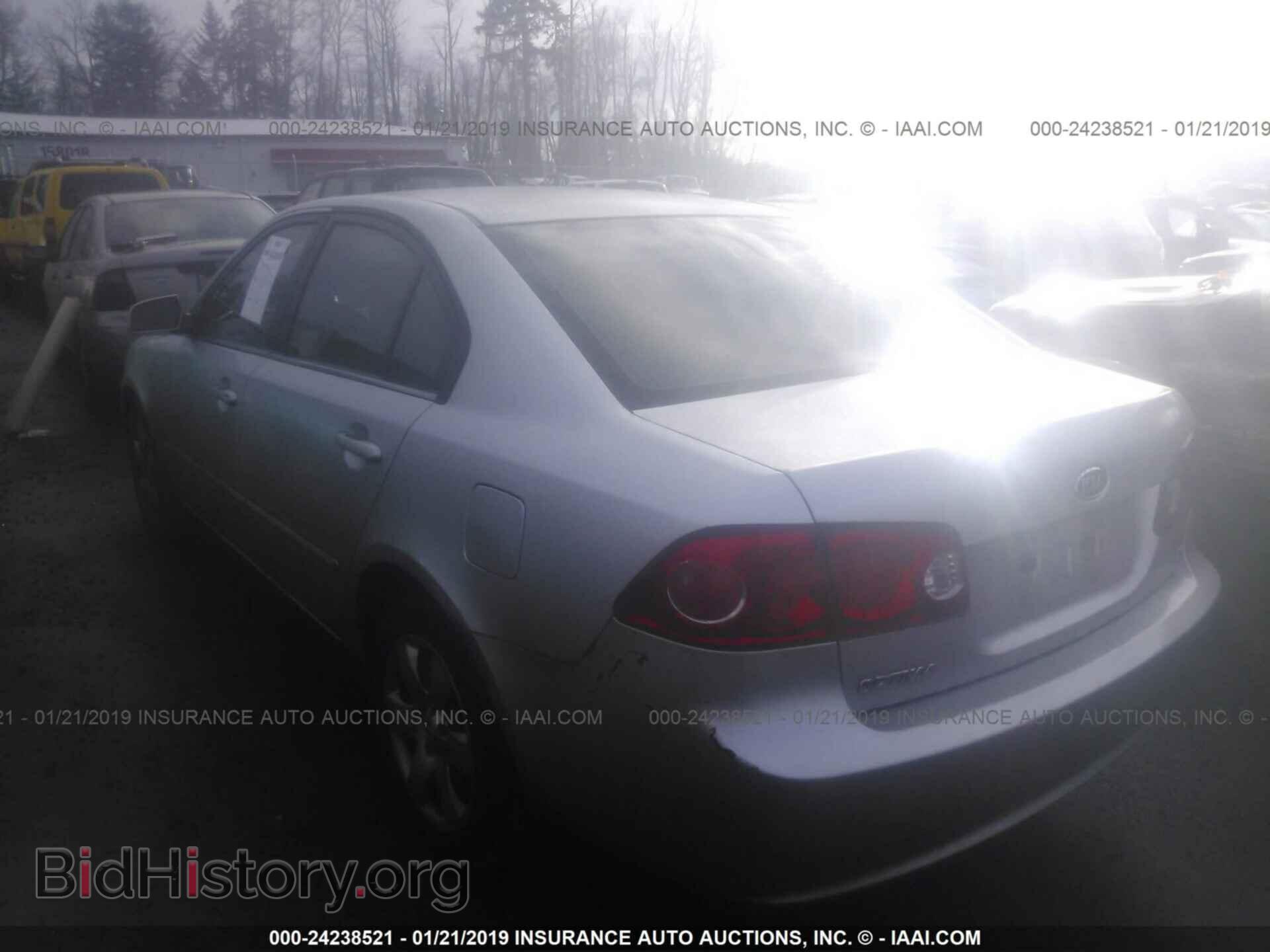 2007 KIA OPTIMA - VIN: KNAGE123775142529 - Фото 3