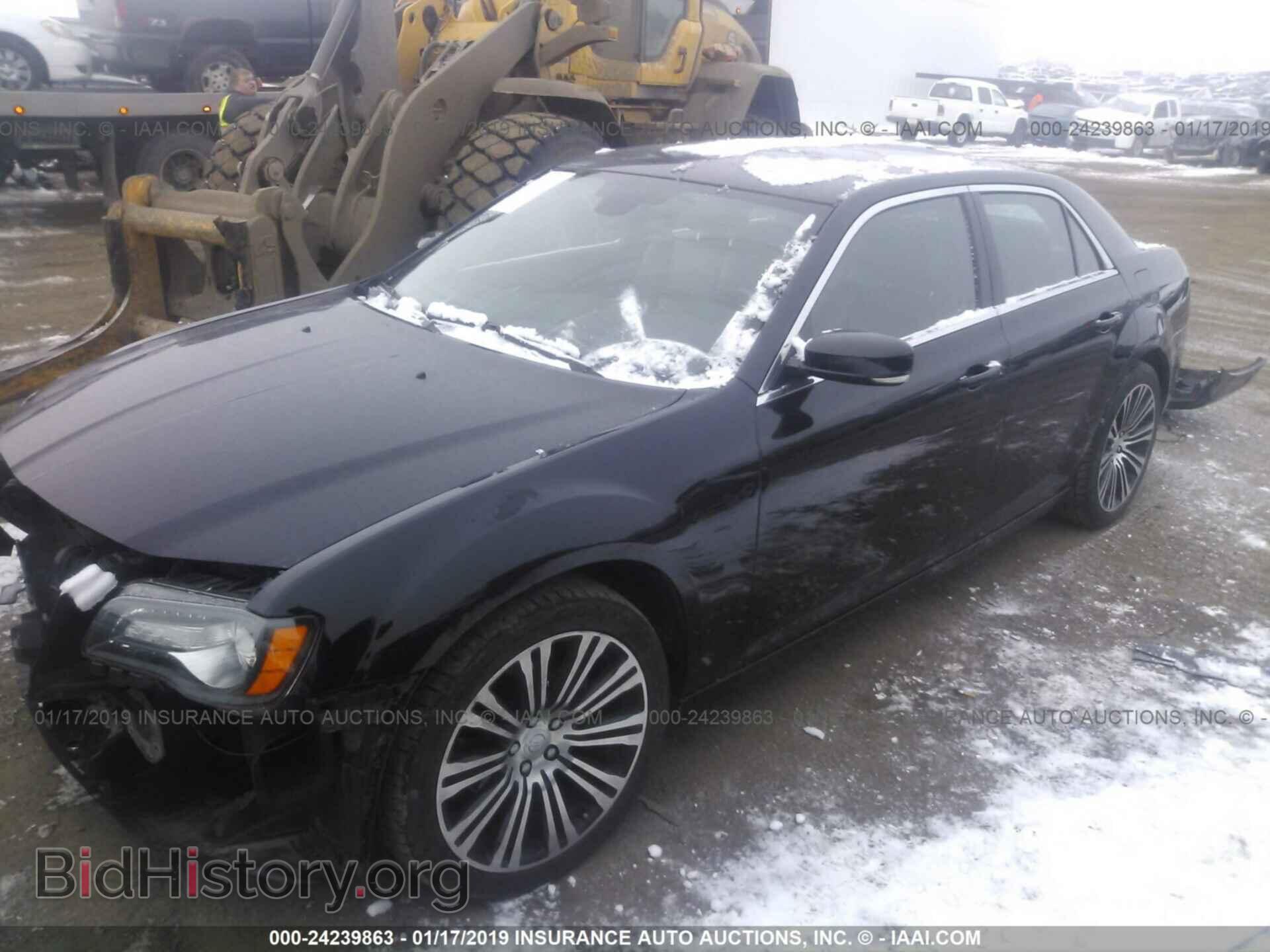 2012 CHRYSLER 300 - VIN: 2C3CCABG7CH179226 - Фото 2