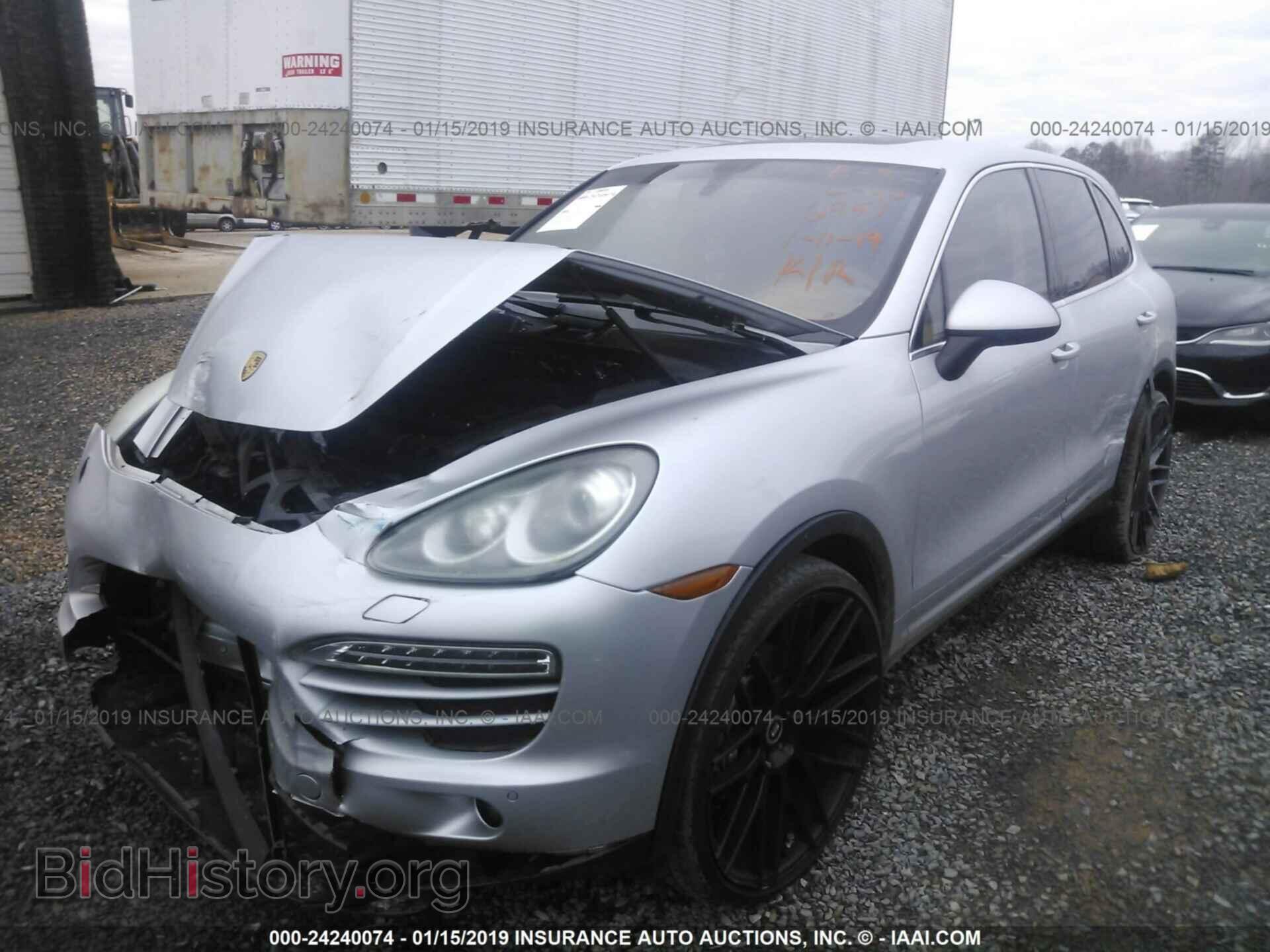 2011 PORSCHE CAYENNE - VIN: WP1AA2A28BLA06951 - Photo 2