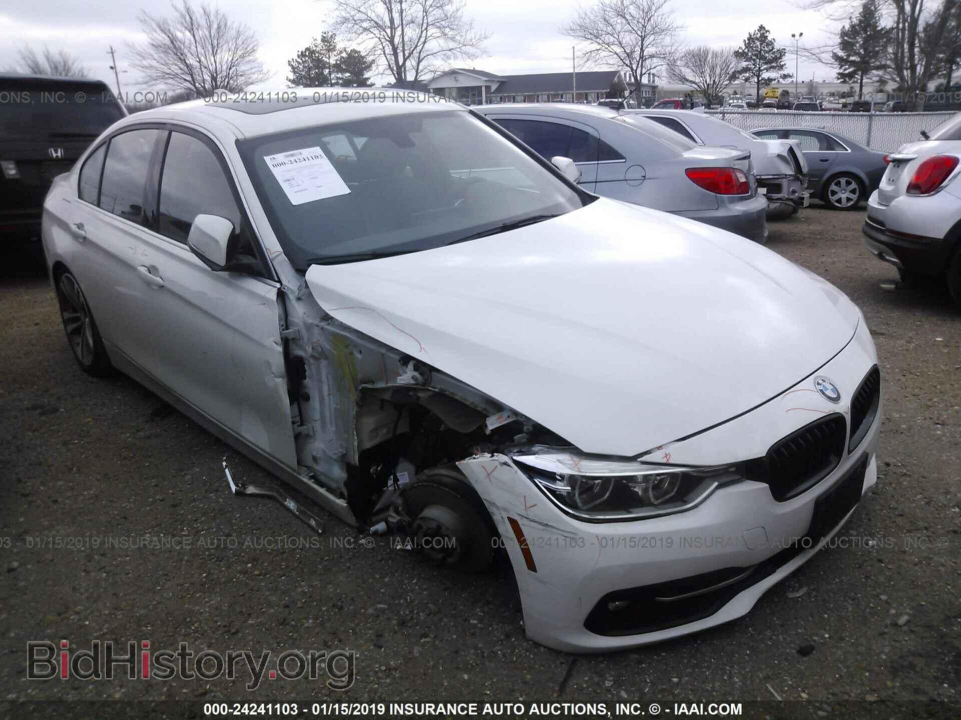 Photo WBA8D9G5XJNU67277 - BMW 330 2018