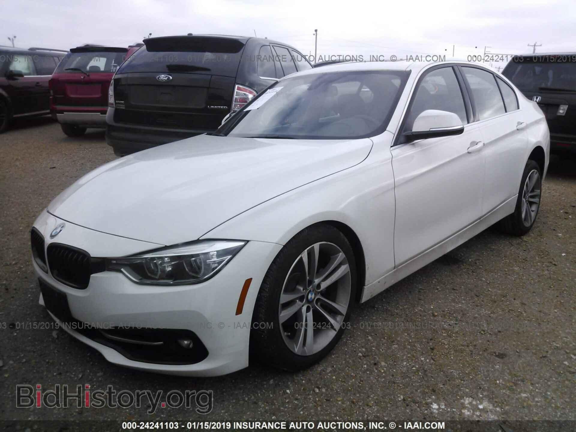 2018 BMW 330 - VIN: WBA8D9G5XJNU67277 - Фото 2