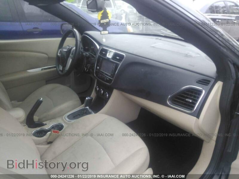 2012 Chrysler 200 (VIN 1C3BCBFG8CN210437) — фото 5 из 10
