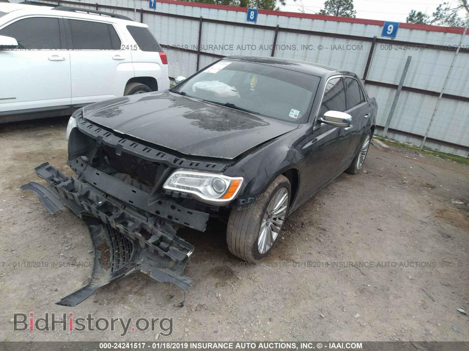 2011 CHRYSLER 300 - VIN: 2C3CA5CG2BH564106 - Фото 2