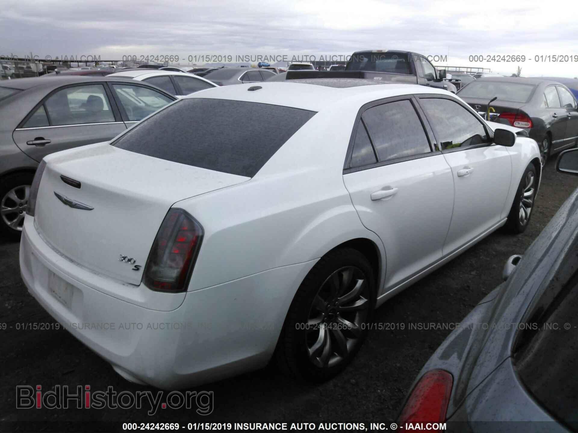 2014 CHRYSLER 300 - VIN: 2C3CCABG3EH373609 - Фото 4