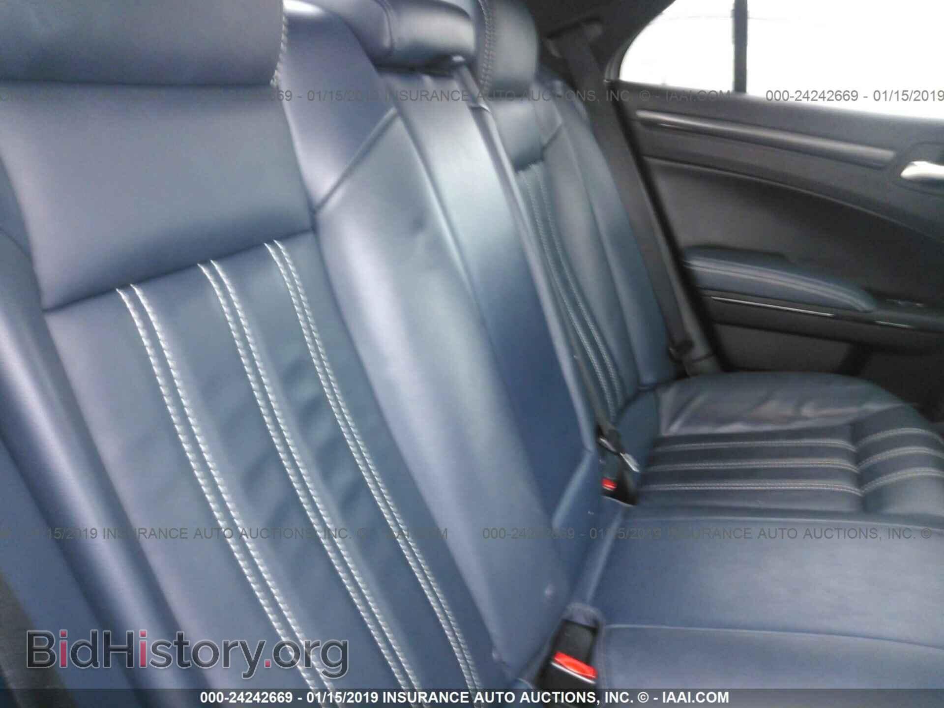 2014 CHRYSLER 300 - VIN: 2C3CCABG3EH373609 - Фото 8