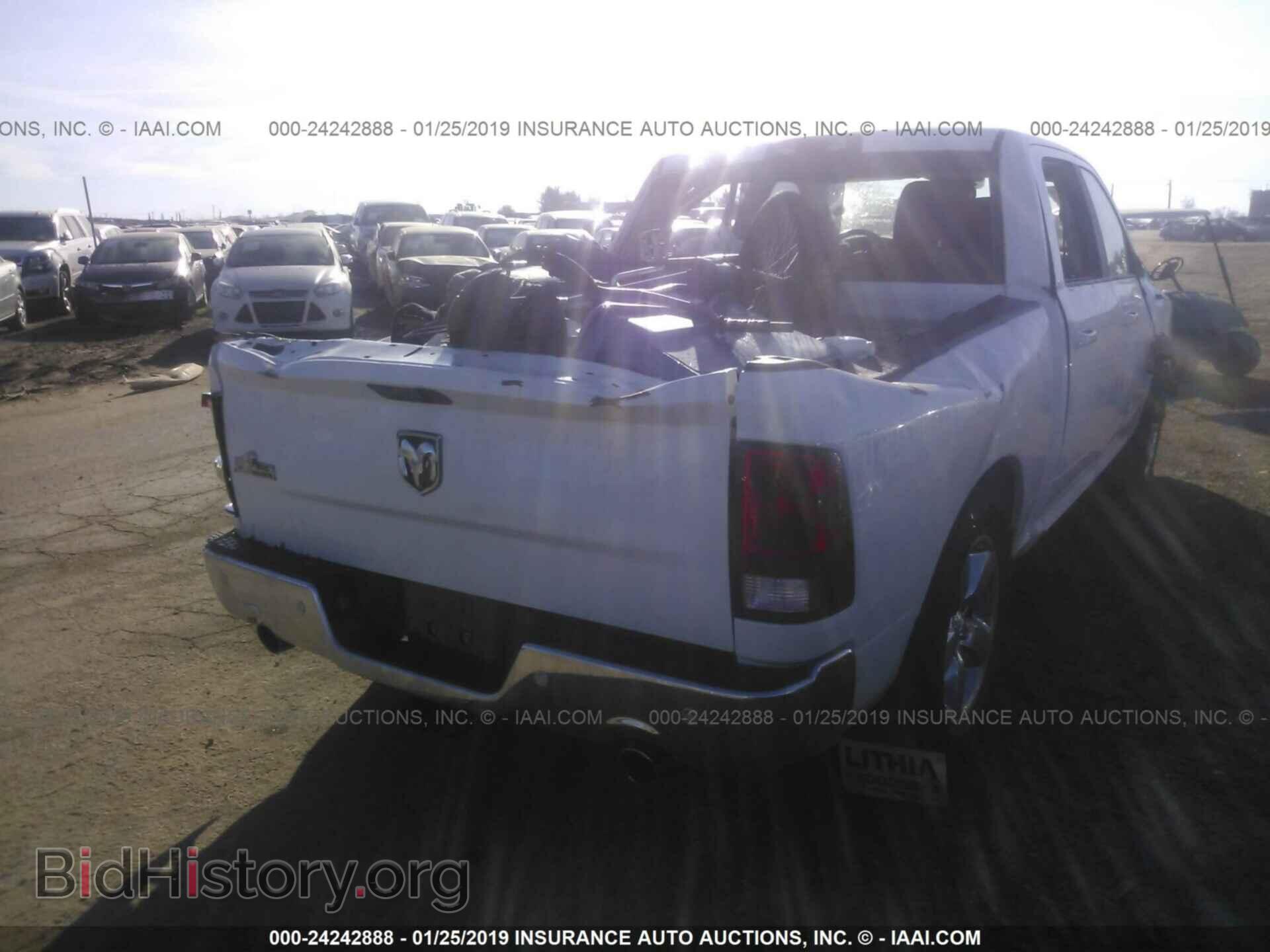 2017 RAM 1500 - VIN: 3C6RR6LT5HG573383 - Photo 4