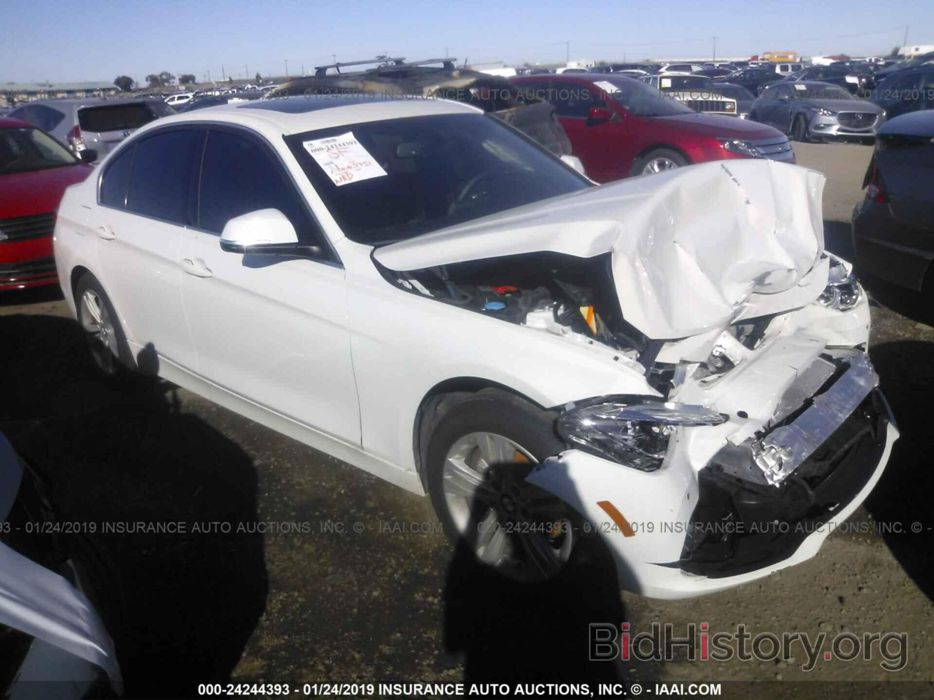 Photo WBA8B9C53HK675573 - BMW 330 2017