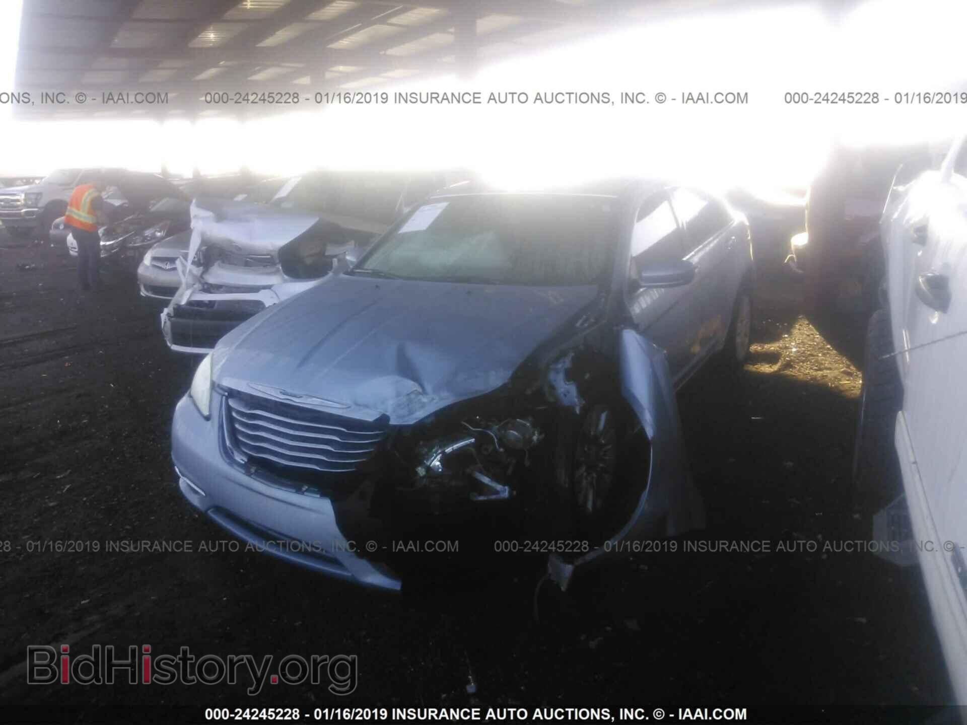 2013 CHRYSLER 200 - VIN: 1C3CCBAB9DN711399 - Photo 2