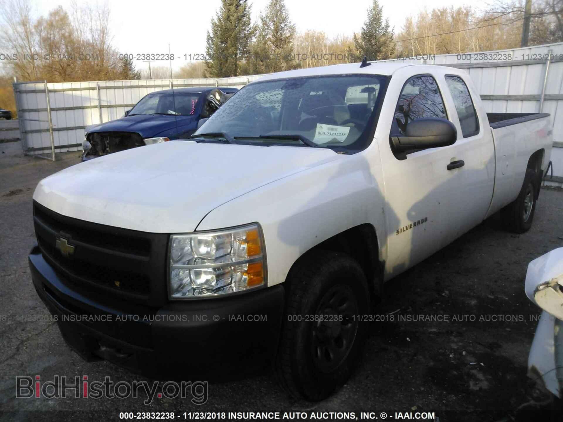 2011 CHEVROLET SILVERADO - VIN: 1GCRKPE07BZ273650 - Фото 2