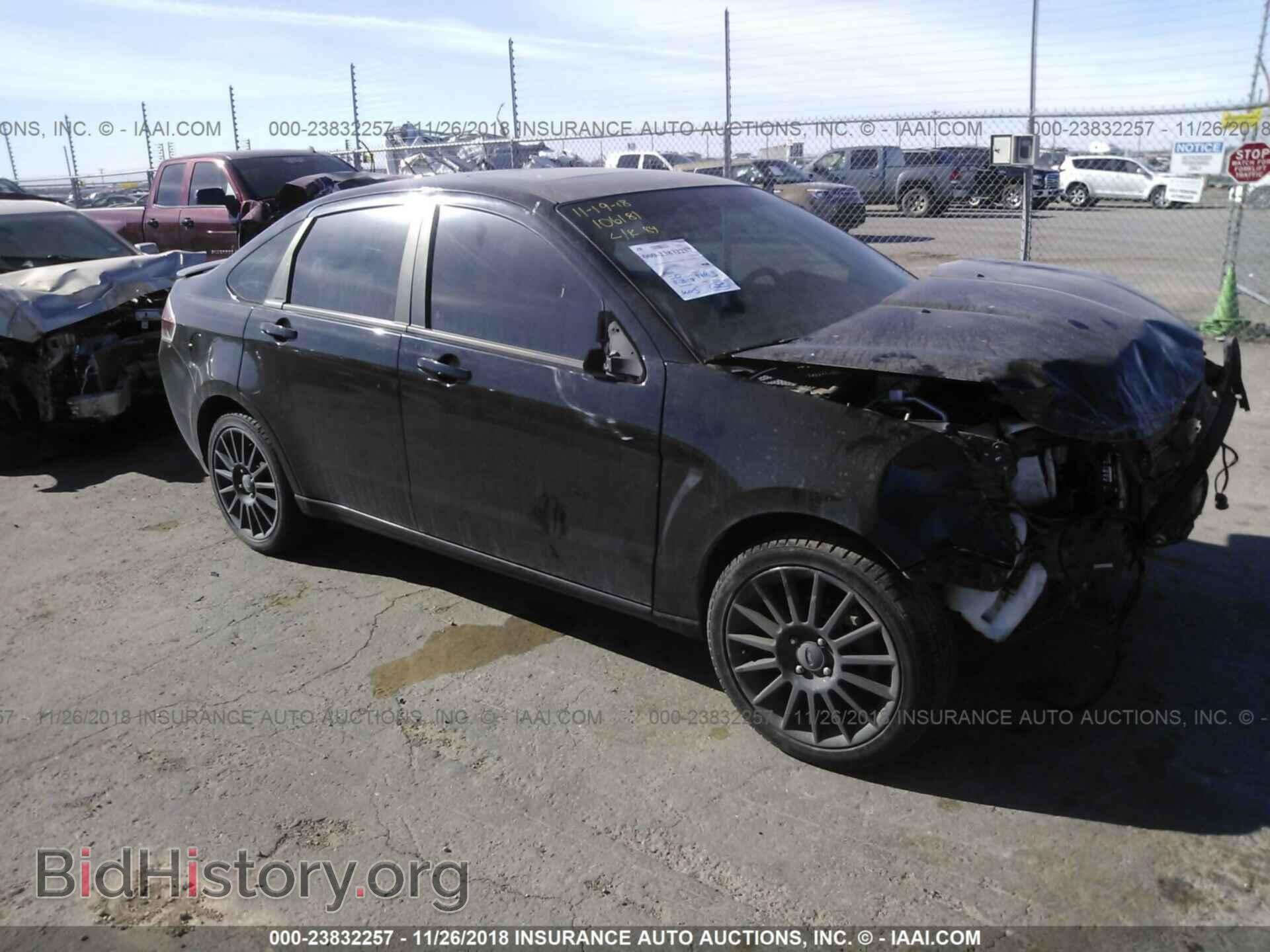 Photo 1FAHP3GN4BW186987 - FORD FOCUS 2011