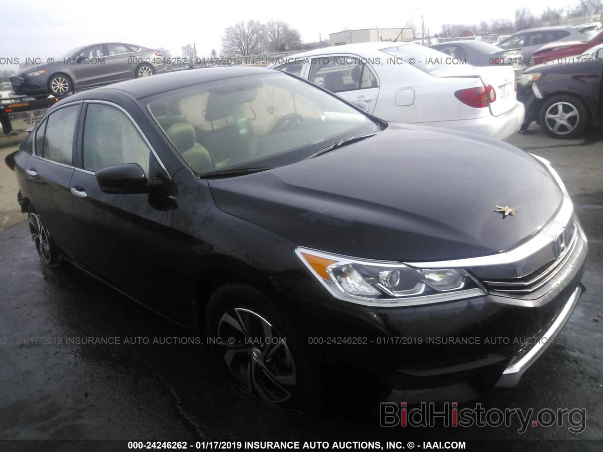 Photo 1HGCR2F38HA150994 - HONDA ACCORD 2017