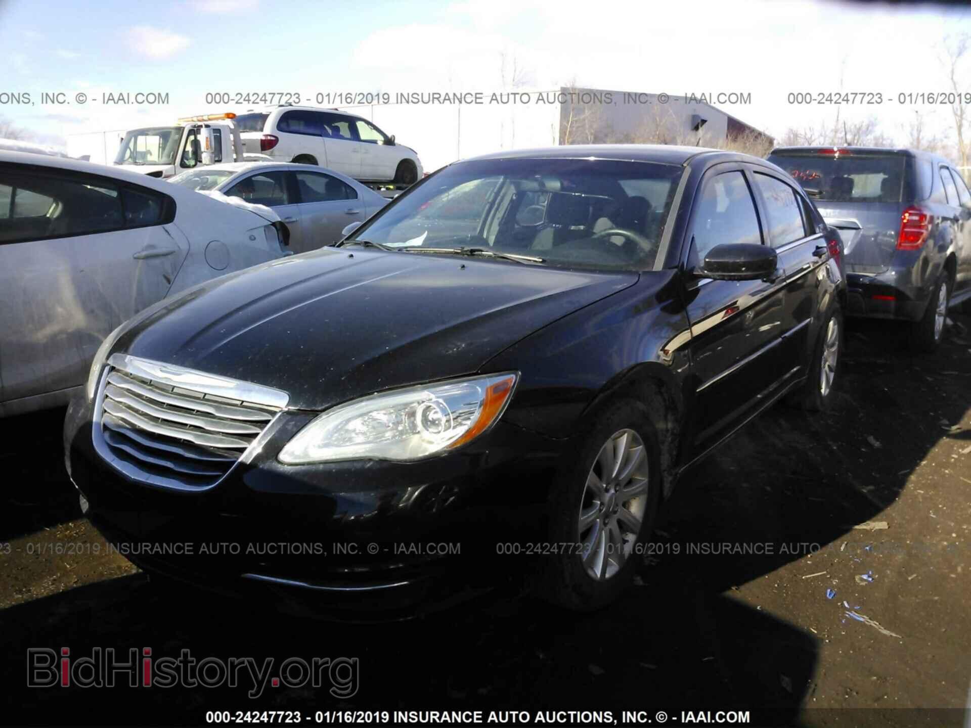 2013 CHRYSLER 200 - VIN: 1C3CCBBB7DN678854 - Фото 2