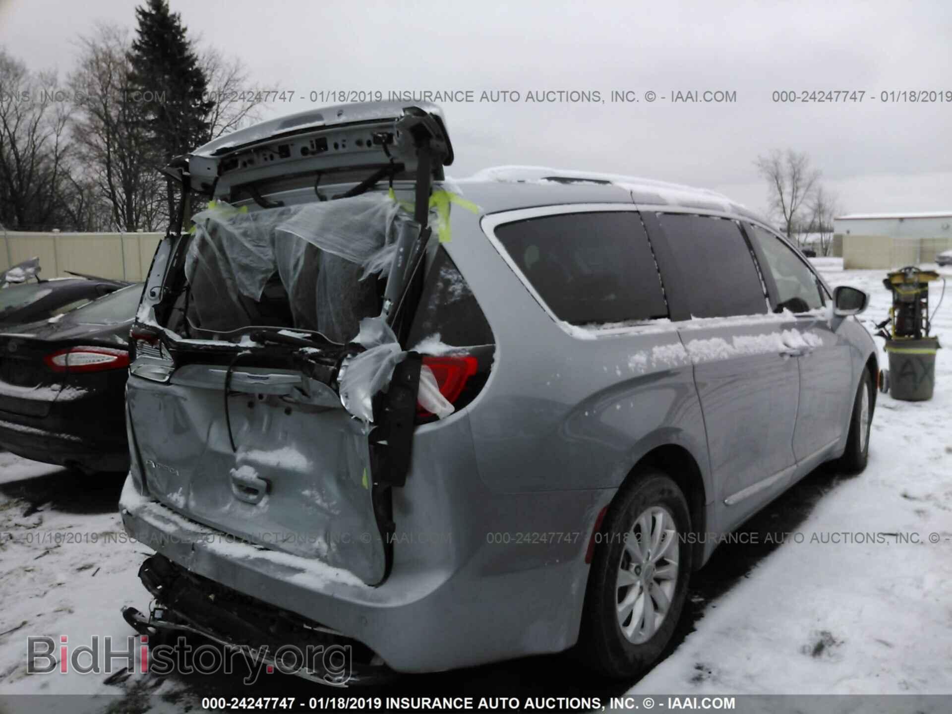 2018 CHRYSLER PACIFICA - VIN: 2C4RC1EG9JR227866 - Фото 4