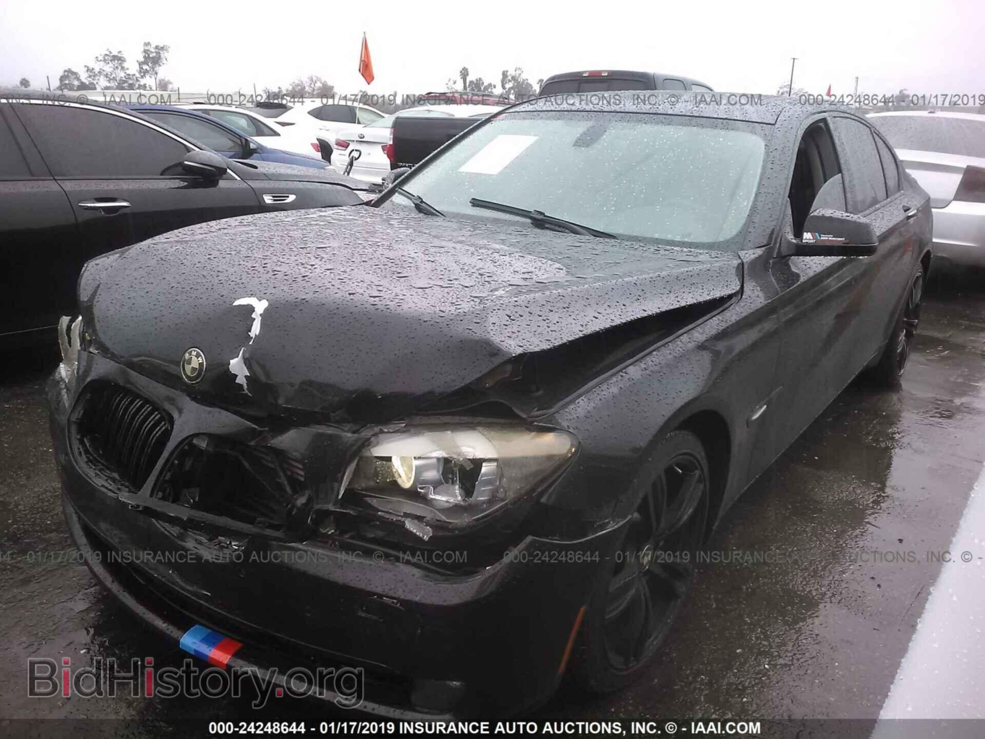 2010 BMW 750 - VIN: WBAKA8C54ACY35687 - Фото 2