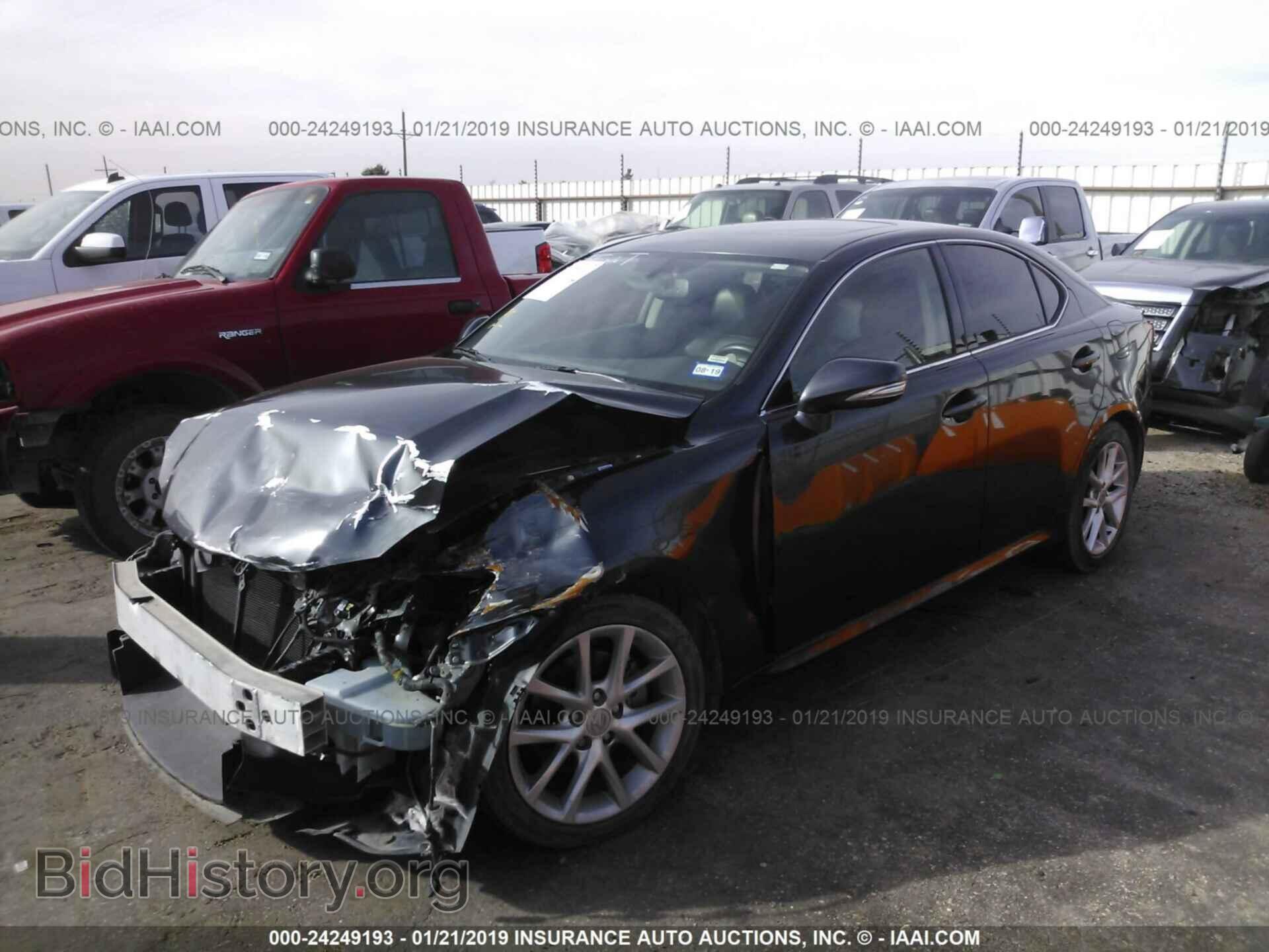 2011 LEXUS IS - VIN: JTHBF5C28B5143025 - Photo 2