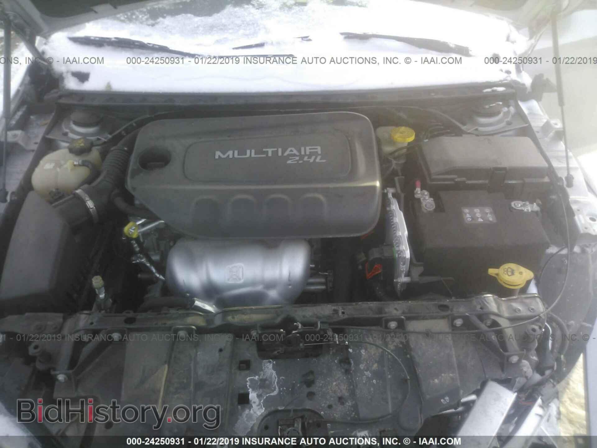 2016 CHRYSLER 200 - VIN: 1C3CCCAB2GN136668 - Фото 10