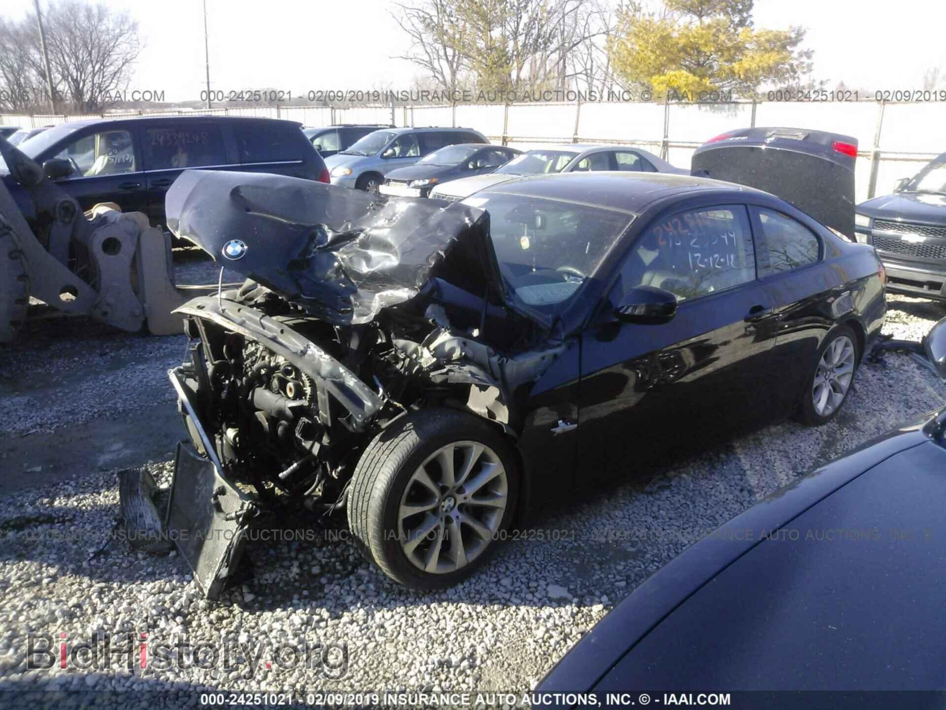 2010 BMW 335 - VIN: WBAWC7C59AE270718 - Фото 2