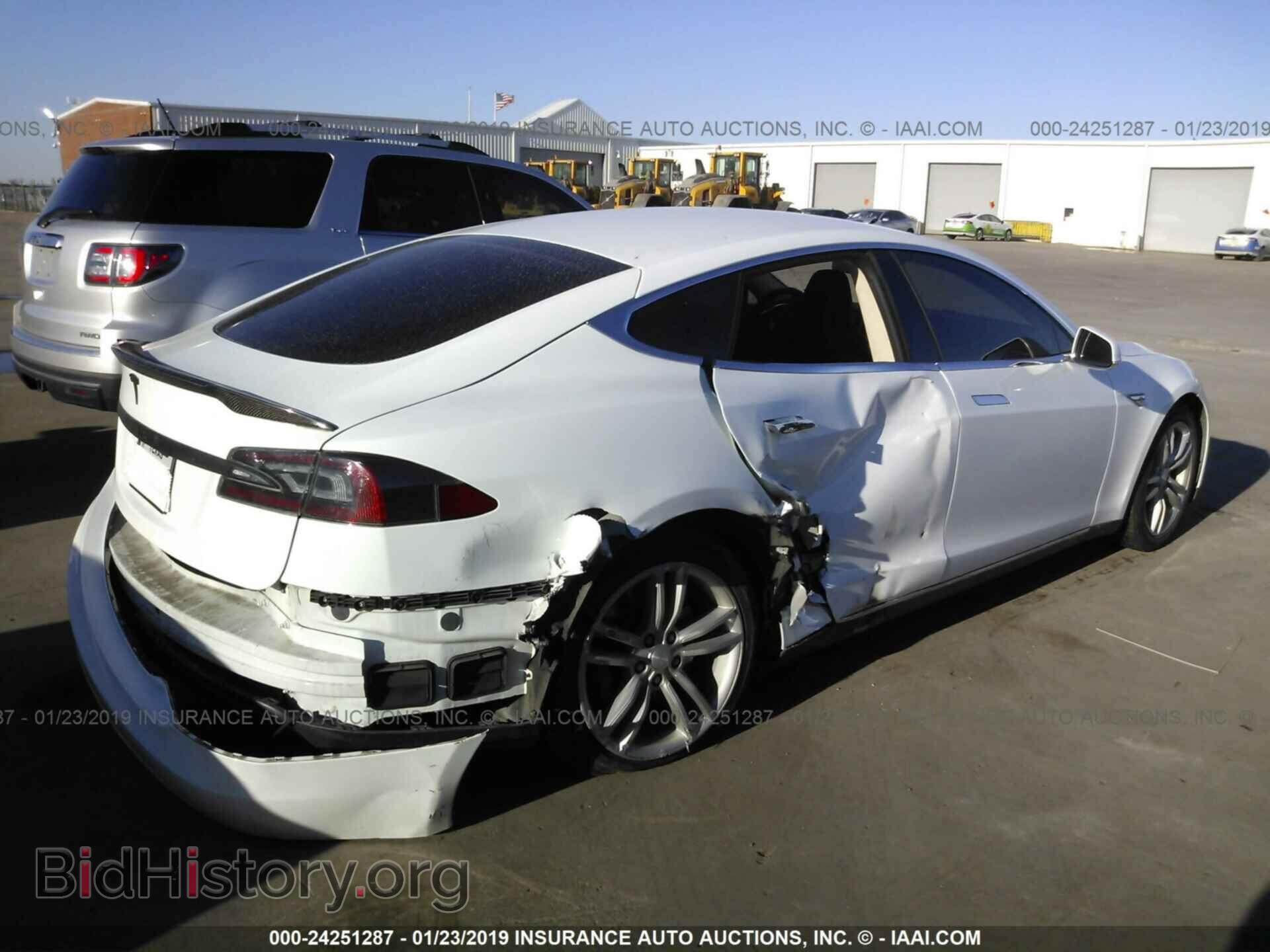 2013 TESLA MODEL S - VIN: 5YJSA1CG3DFP25670 - Фото 4