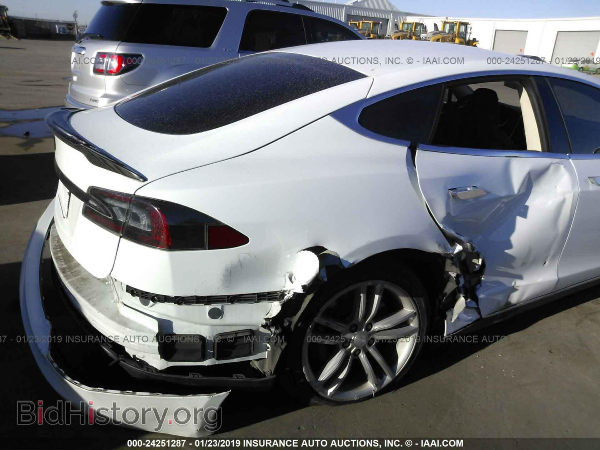 2013 TESLA MODEL S - VIN: 5YJSA1CG3DFP25670 - Фото 6