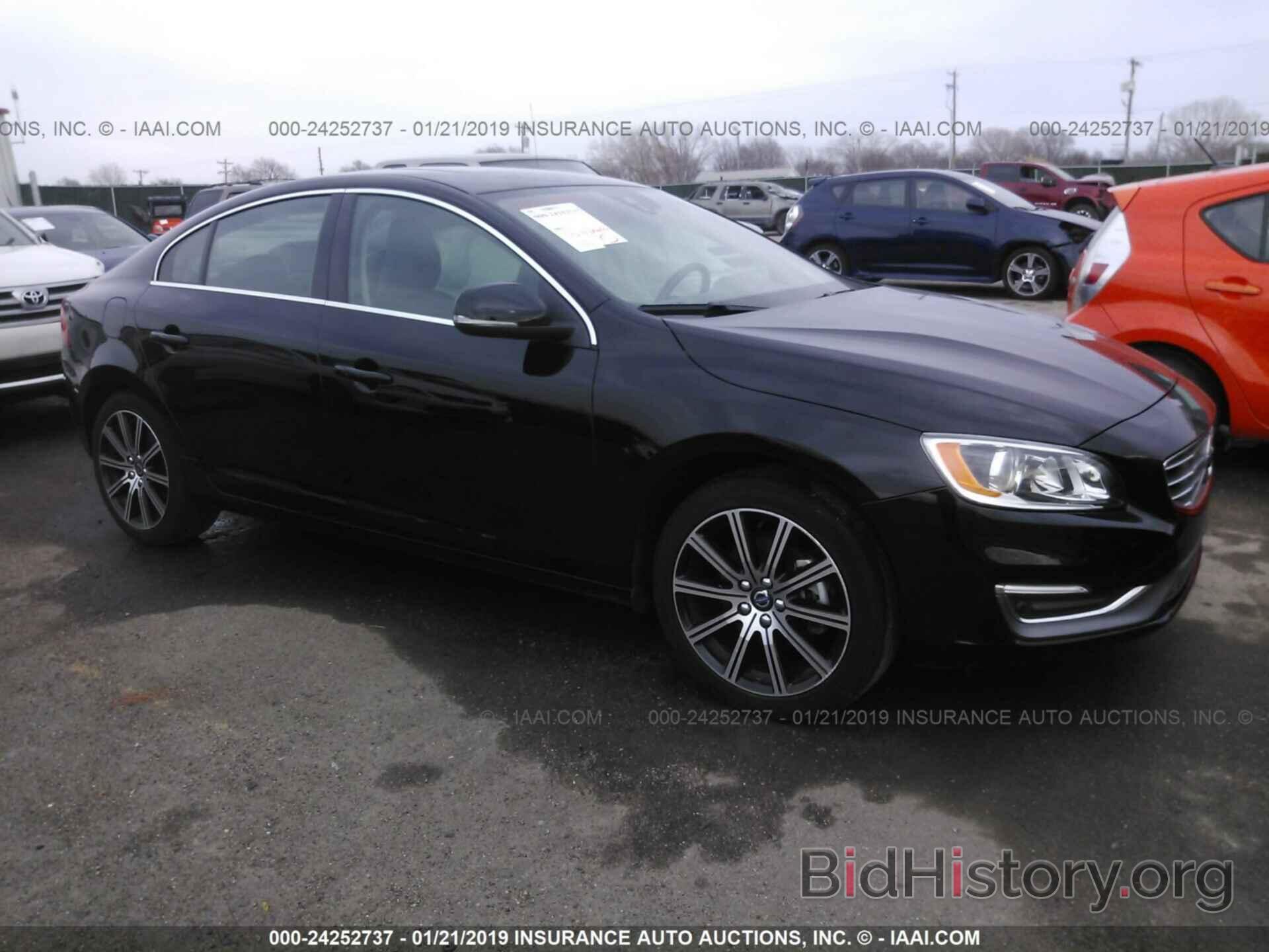 Photo LYV402HK3HB147320 - VOLVO S60 2017