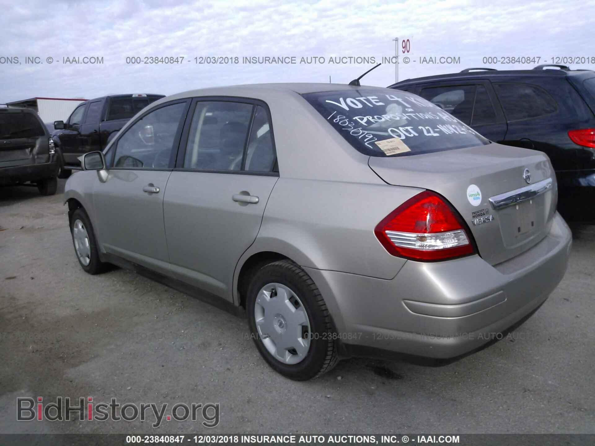 2009 NISSAN VERSA - VIN: 3N1BC11E19L392490 - Фото 3