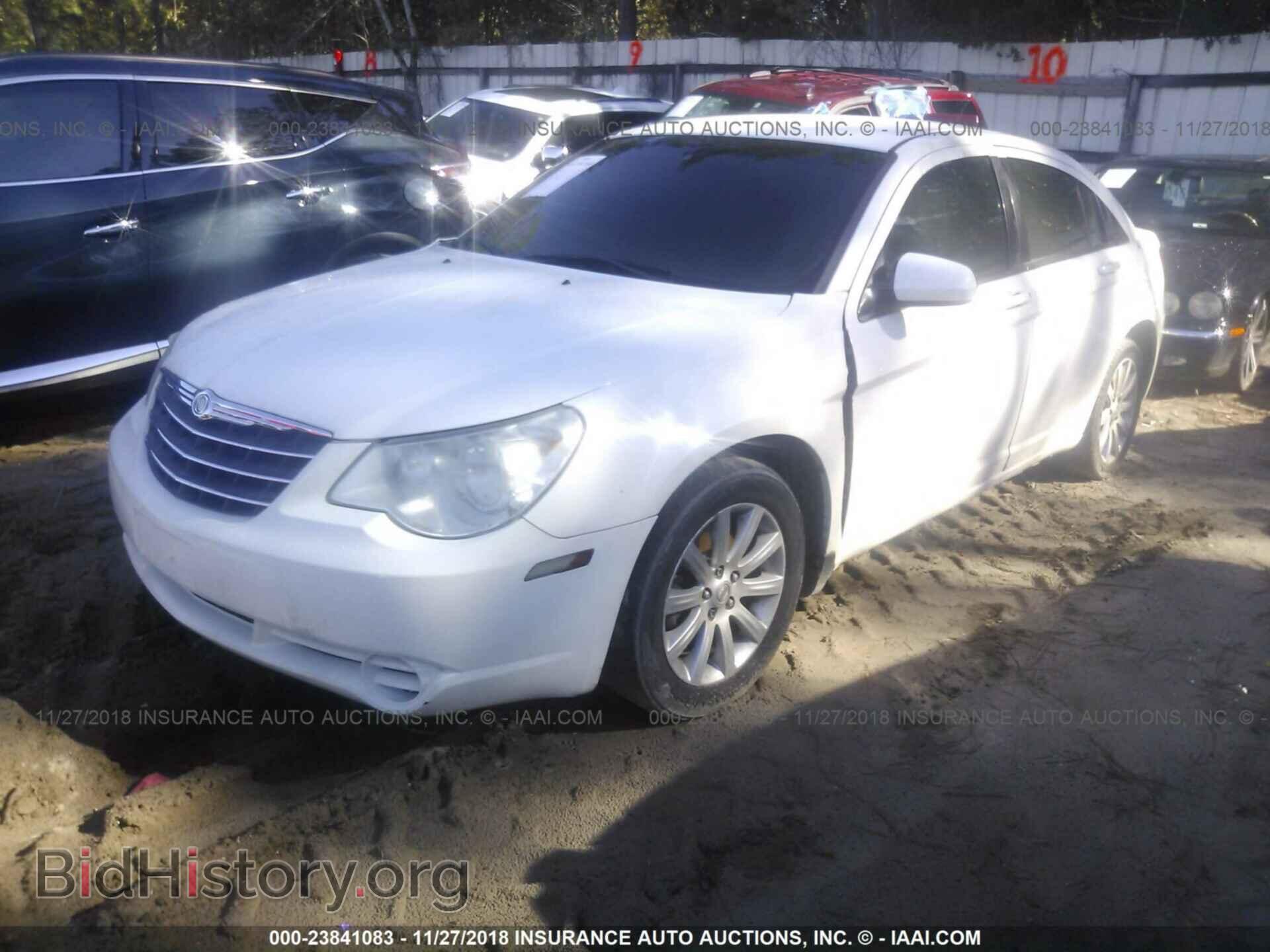2010 CHRYSLER SEBRING - VIN: 1C3CC5FB4AN229736 - Photo 2