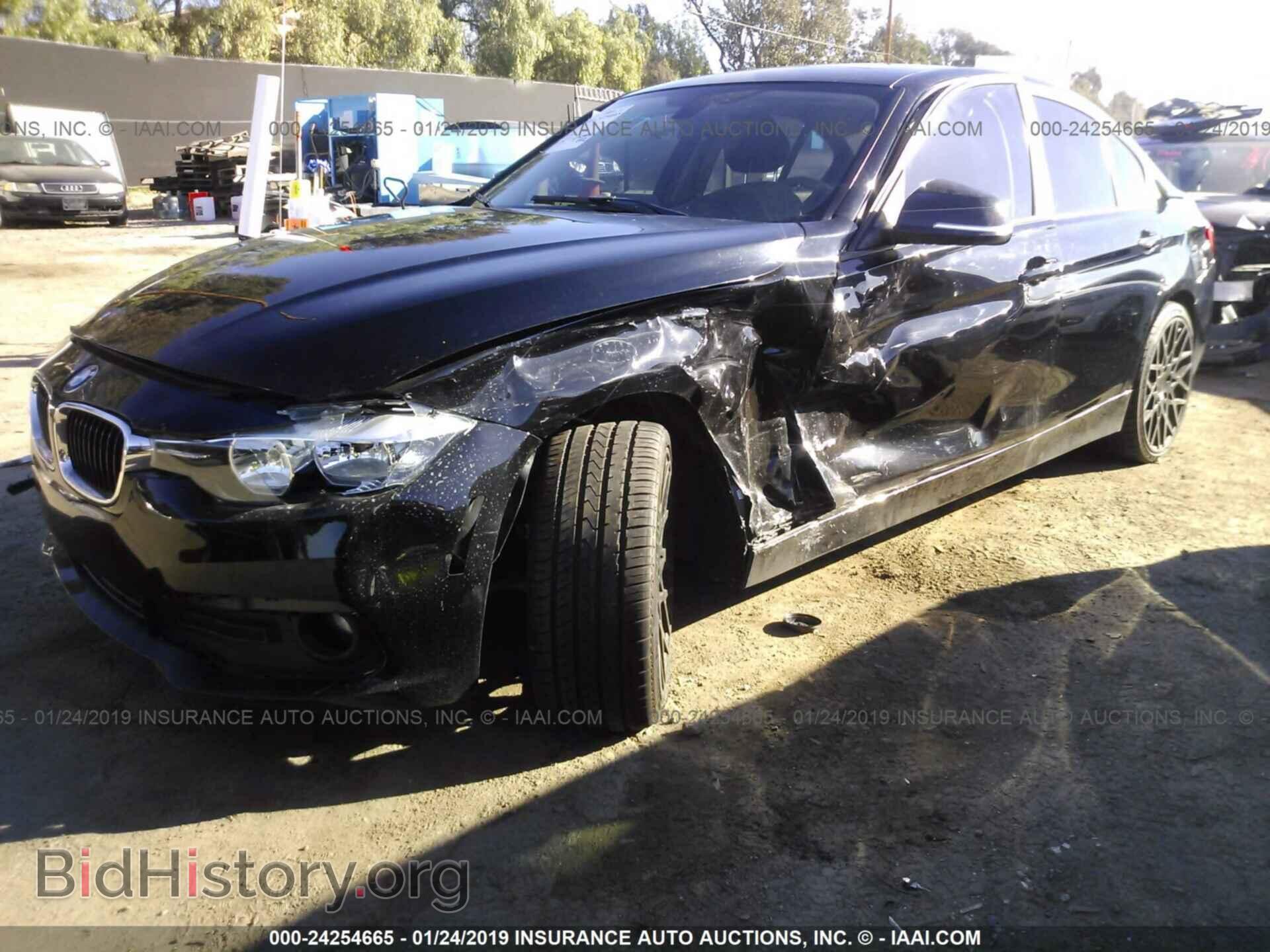 2016 BMW 320 - VIN: WBA8A9C56GK617636 - Photo 2