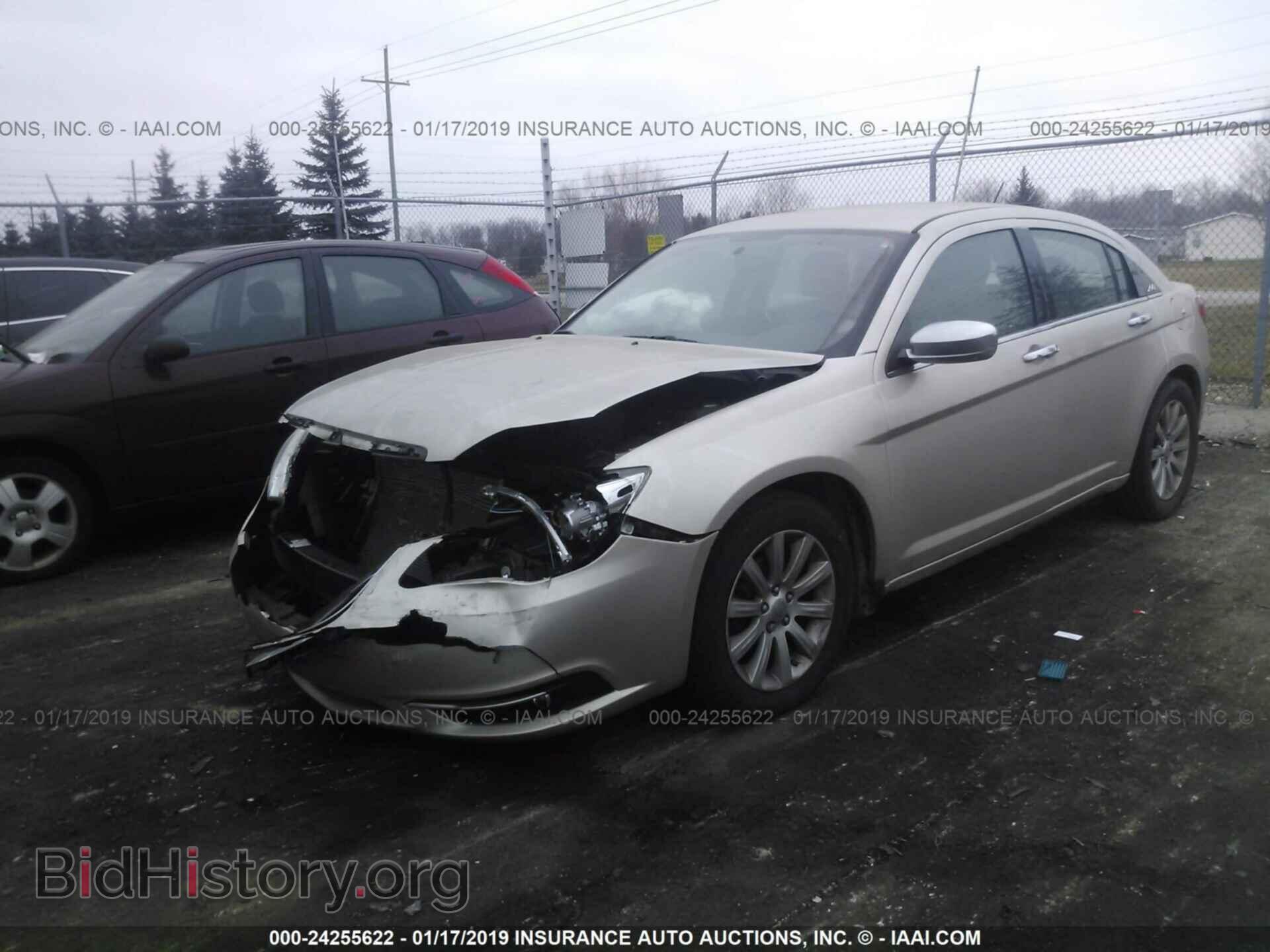2013 CHRYSLER 200 - VIN: 1C3CCBCG0DN655569 - Фото 2