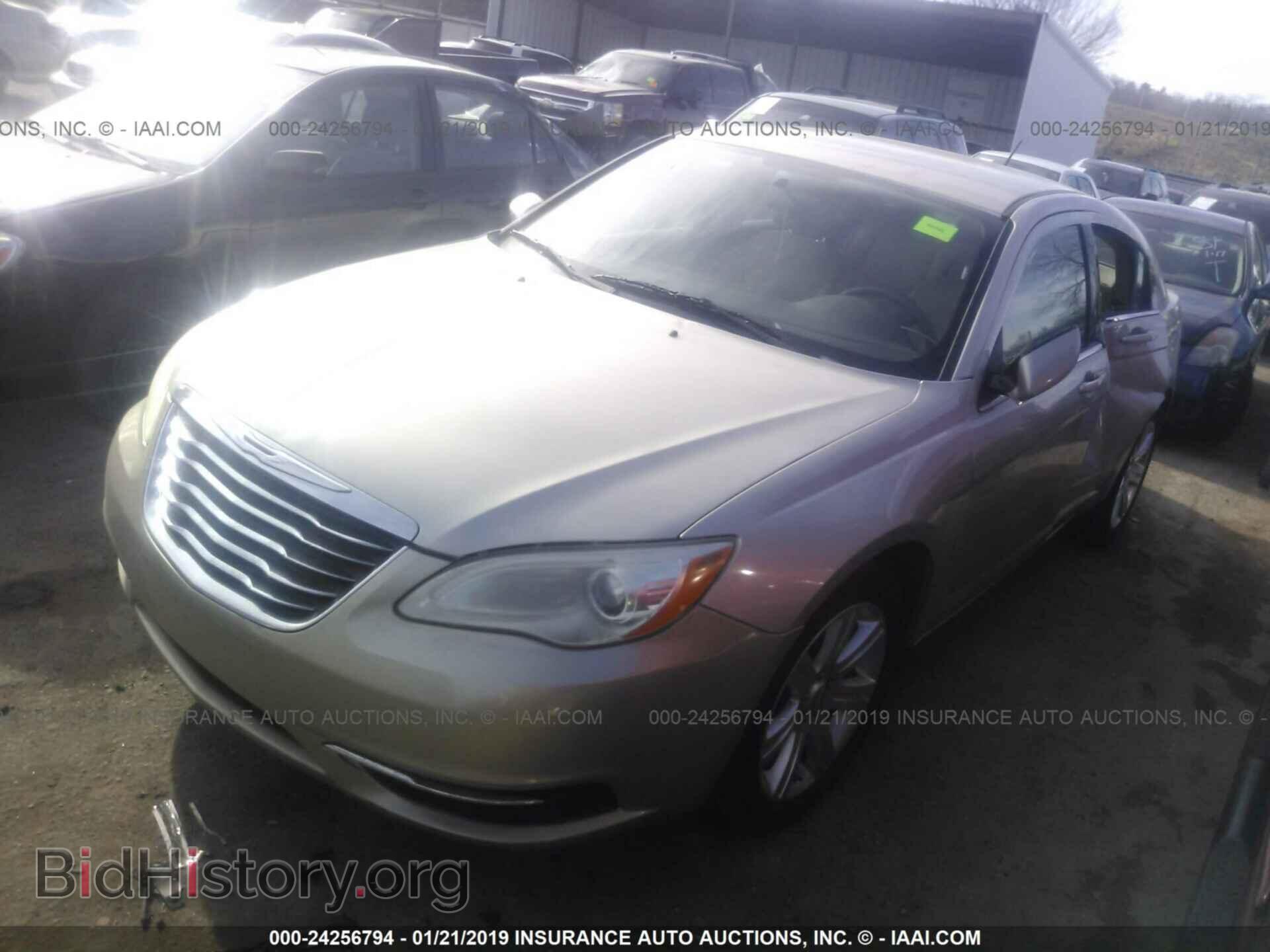 2013 CHRYSLER 200 - VIN: 1C3CCBAB5DN671709 - Photo 2