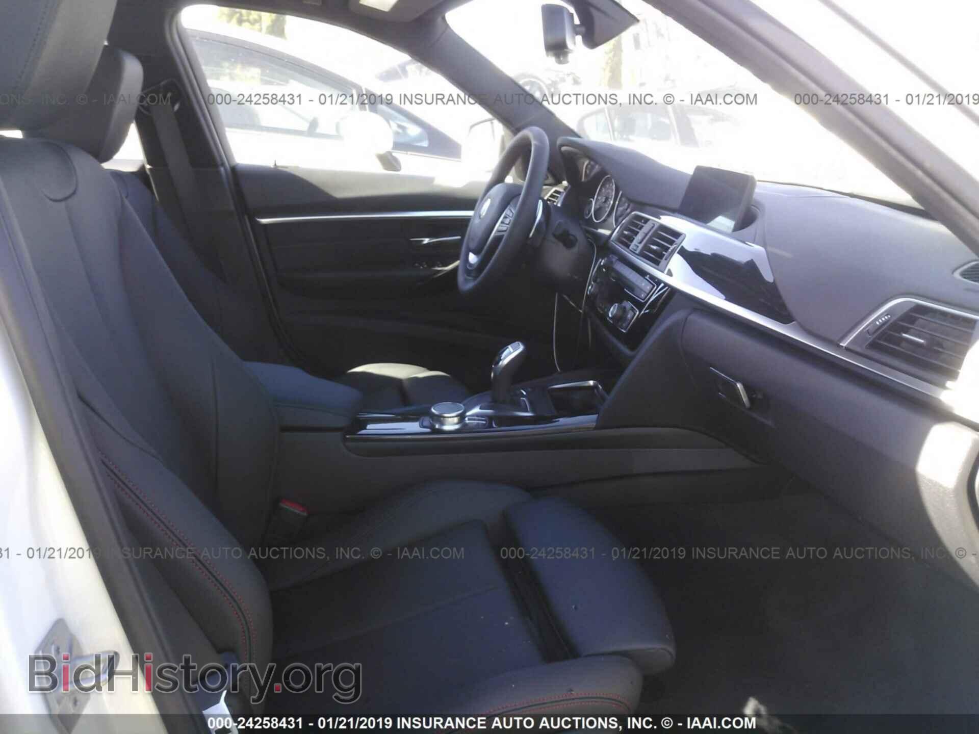 2018 BMW 330 - VIN: WBA8B9C53JEE82850 - Фото 5