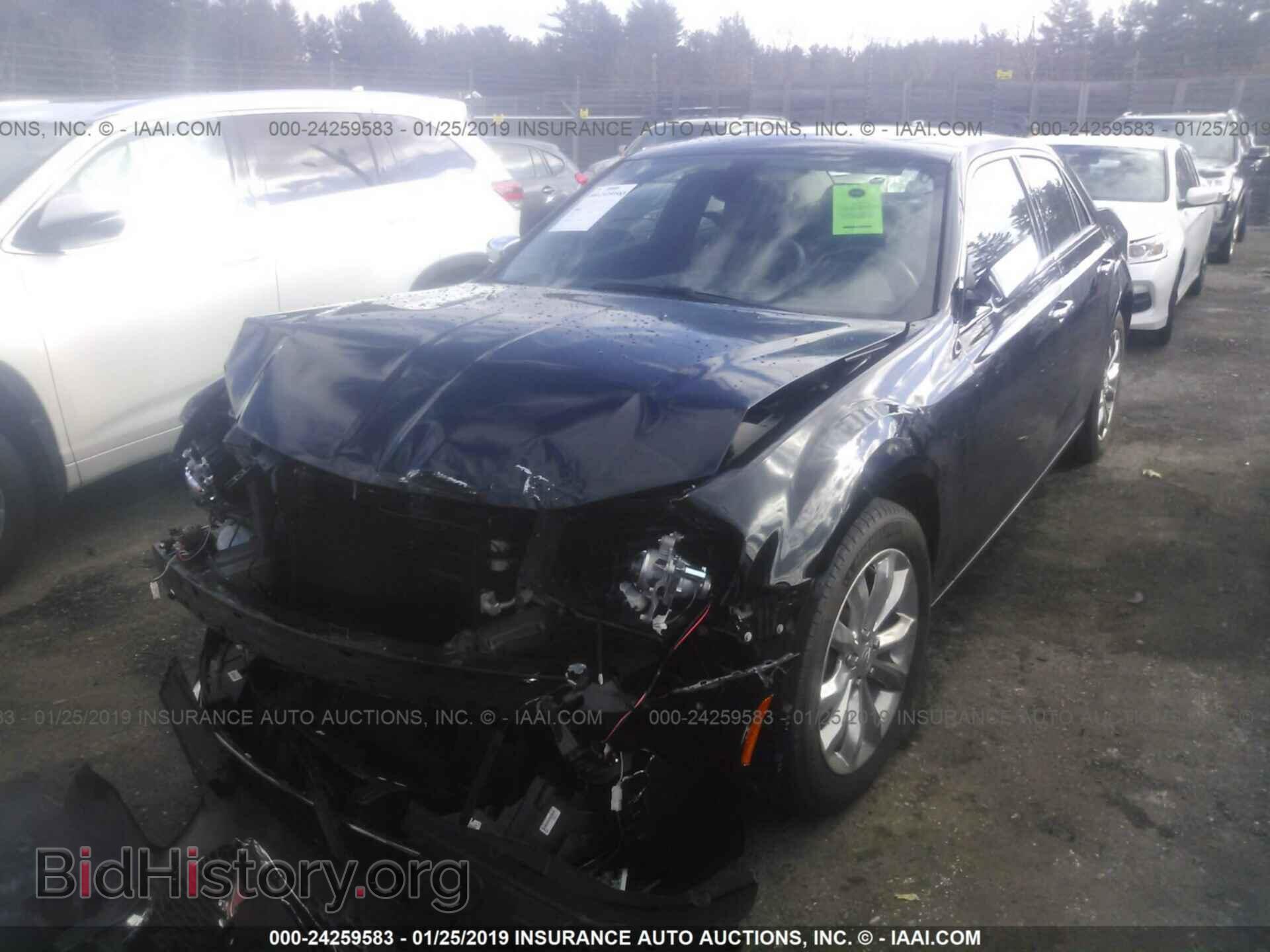 2016 CHRYSLER 300C - VIN: 2C3CCAKG4GH216982 - Фото 2