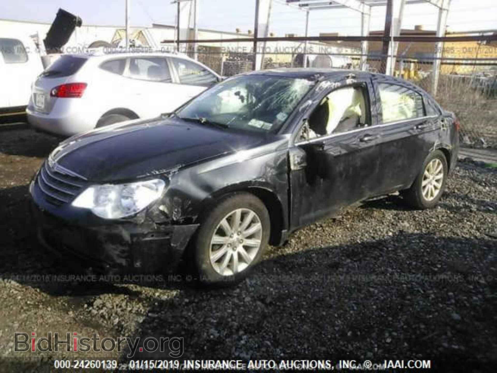 2010 CHRYSLER SEBRING - VIN: 1C3CC5FB1AN138343 - Фото 2