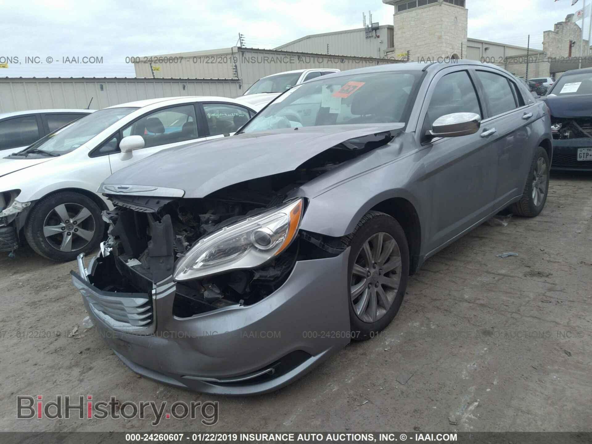 2013 CHRYSLER 200 - VIN: 1C3CCBCG1DN738119 - Фото 2