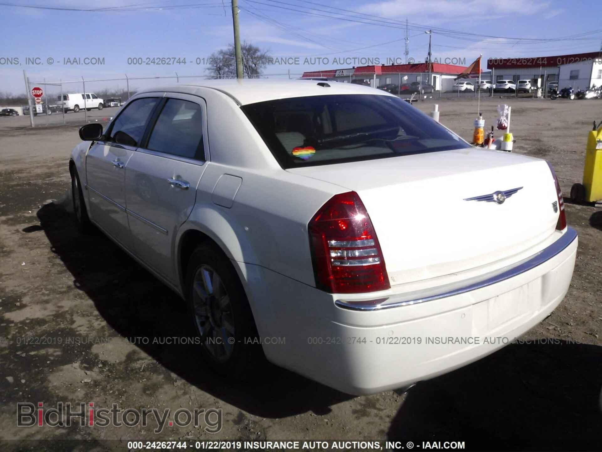 2007 CHRYSLER 300C - VIN: 2C3LA63H27H628196 - Фото 3