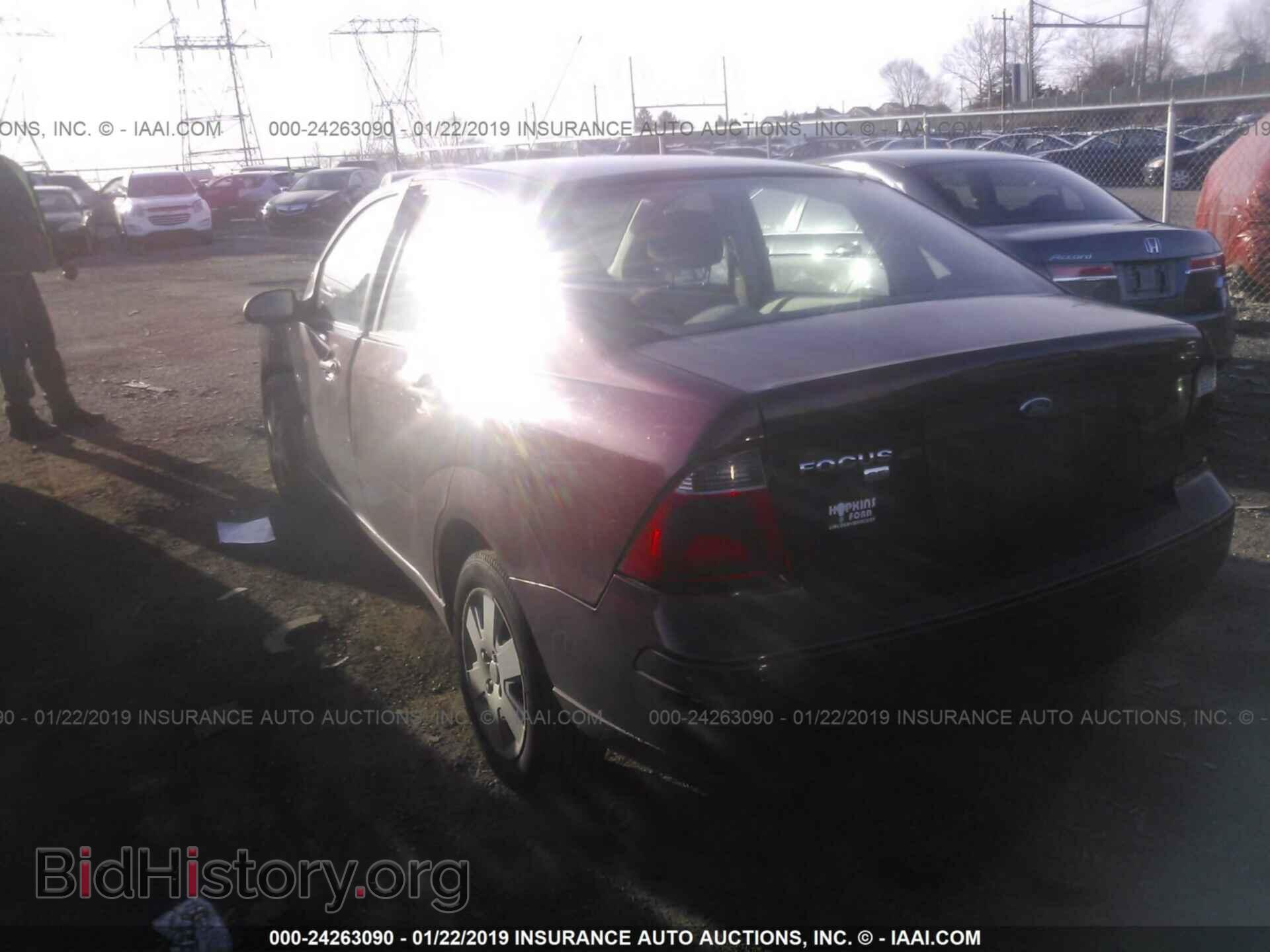 2007 FORD FOCUS - VIN: 1FAHP34N57W271235 - Фото 3