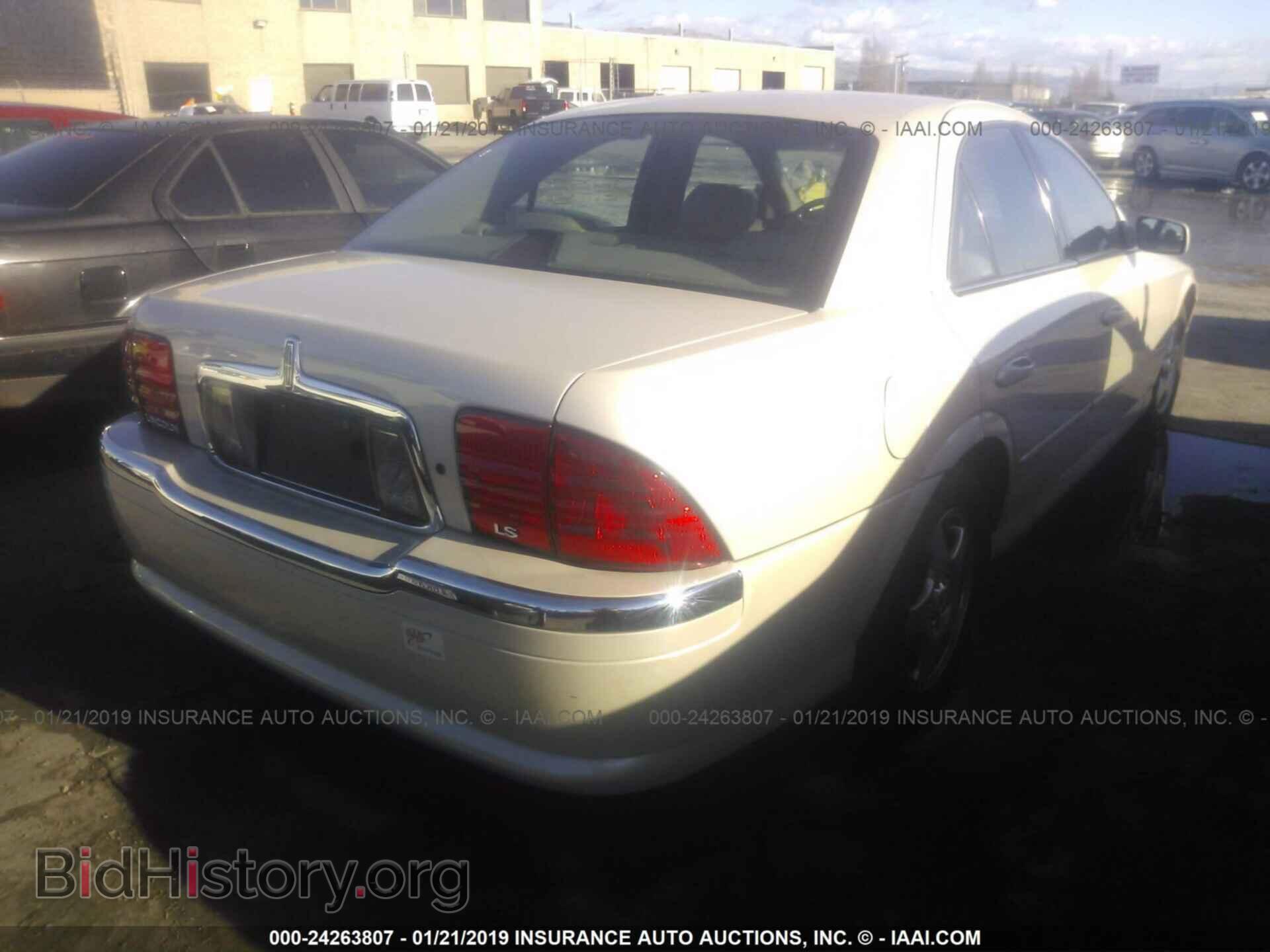 2000 LINCOLN LS - VIN: 1LNHM86S8YY791871 - Фото 4